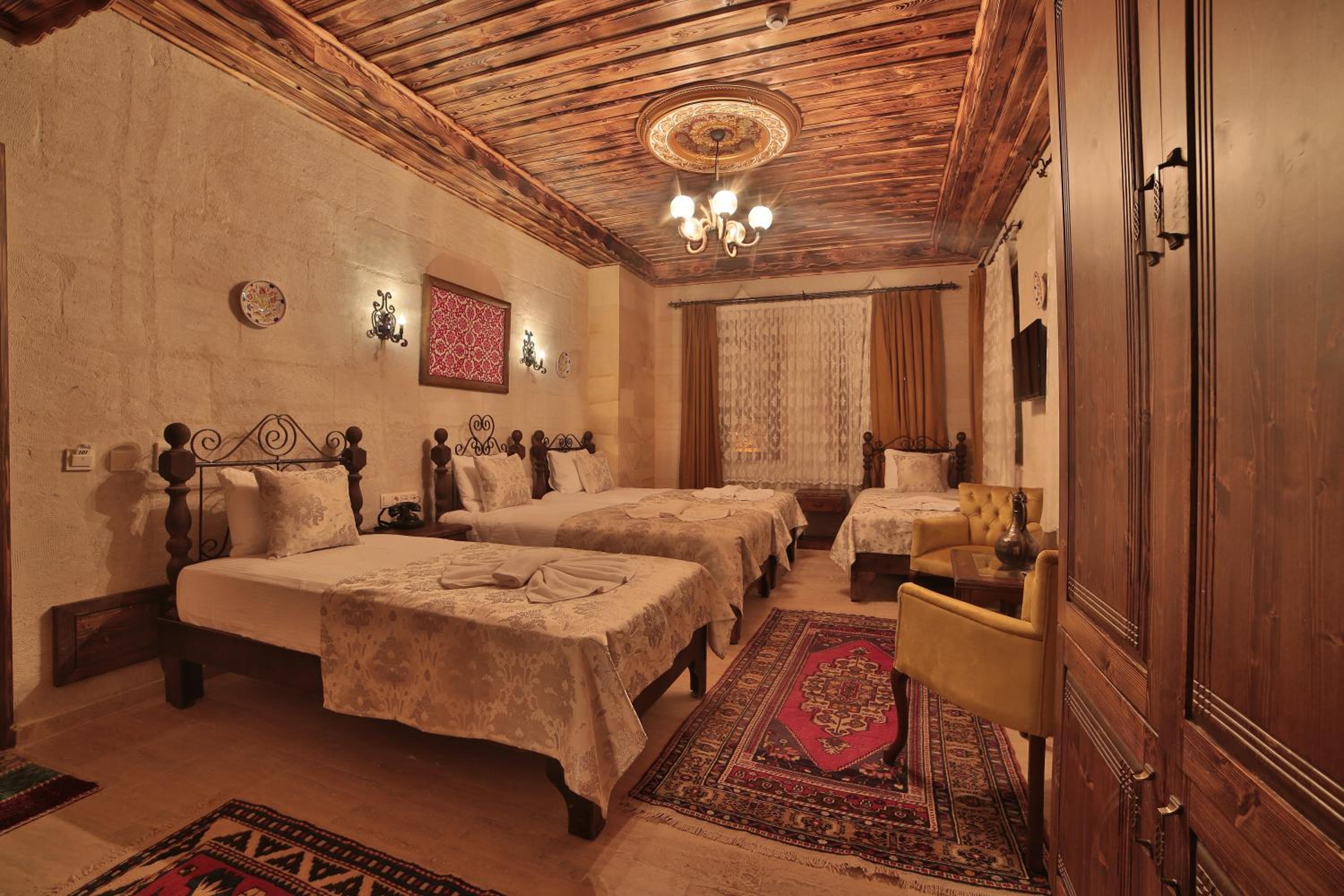 Standard Quadruple Room - Photo 6