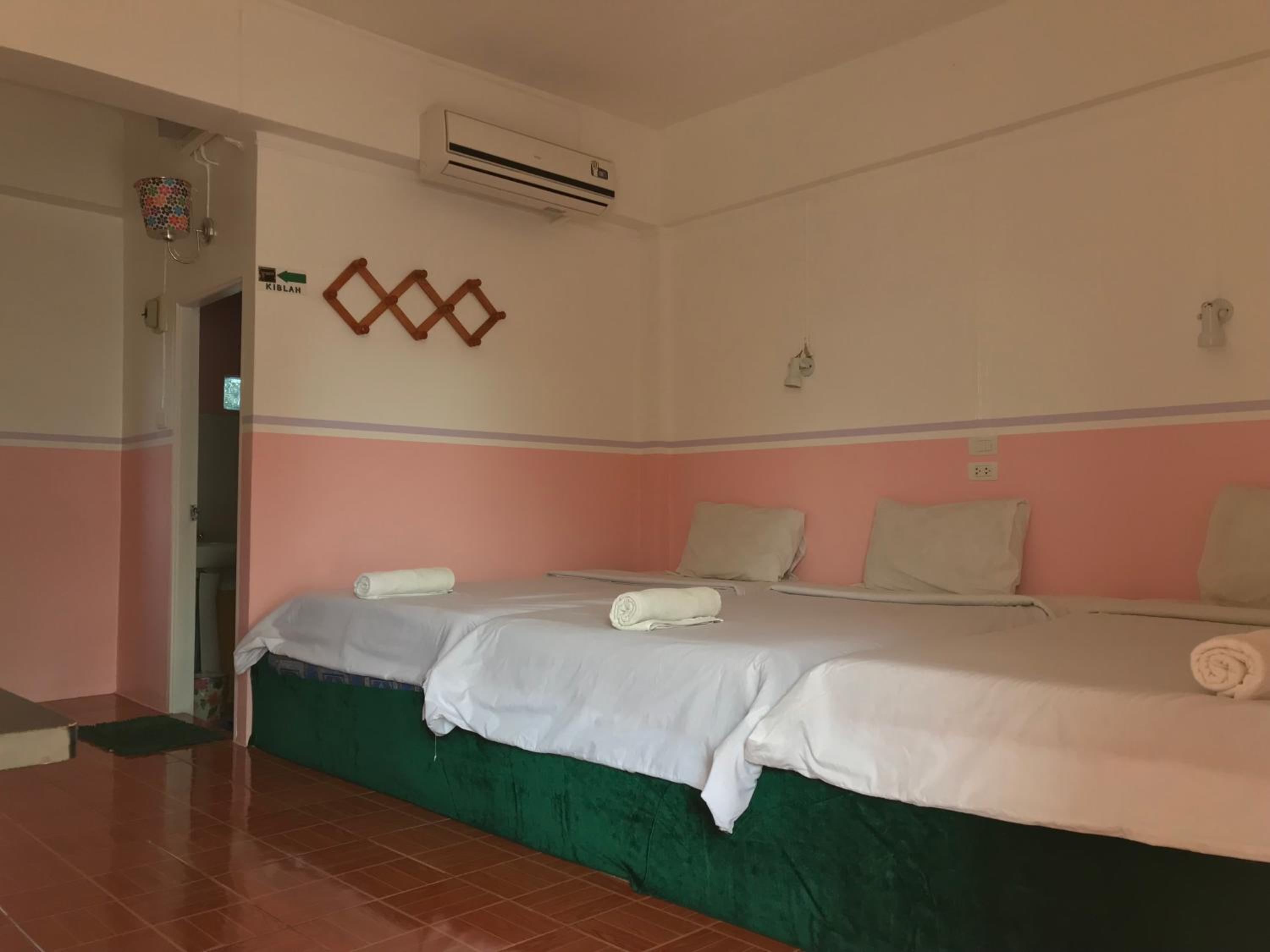 Standard Triple Room - Photo 1