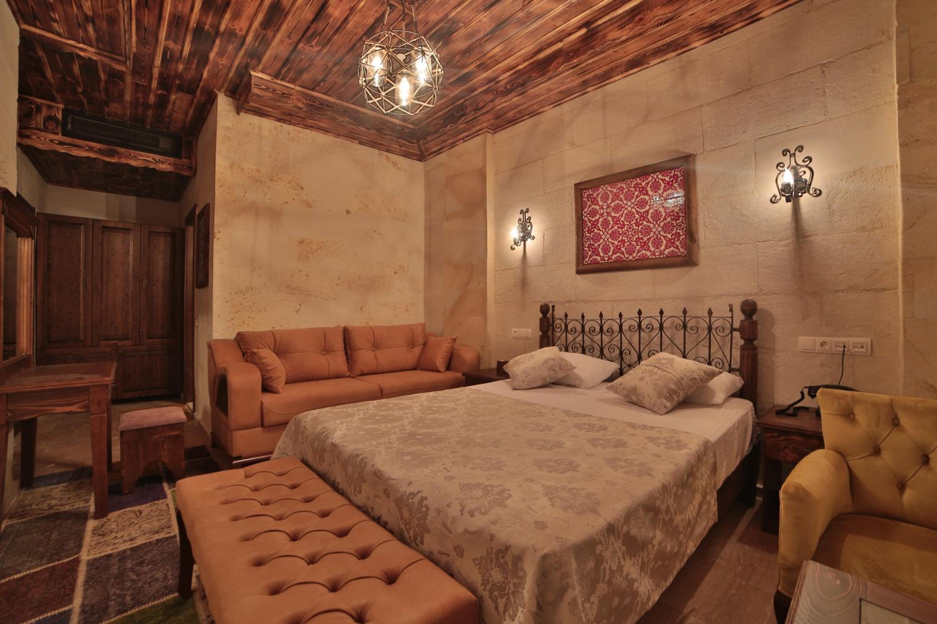Standard Double Room - Photo 12