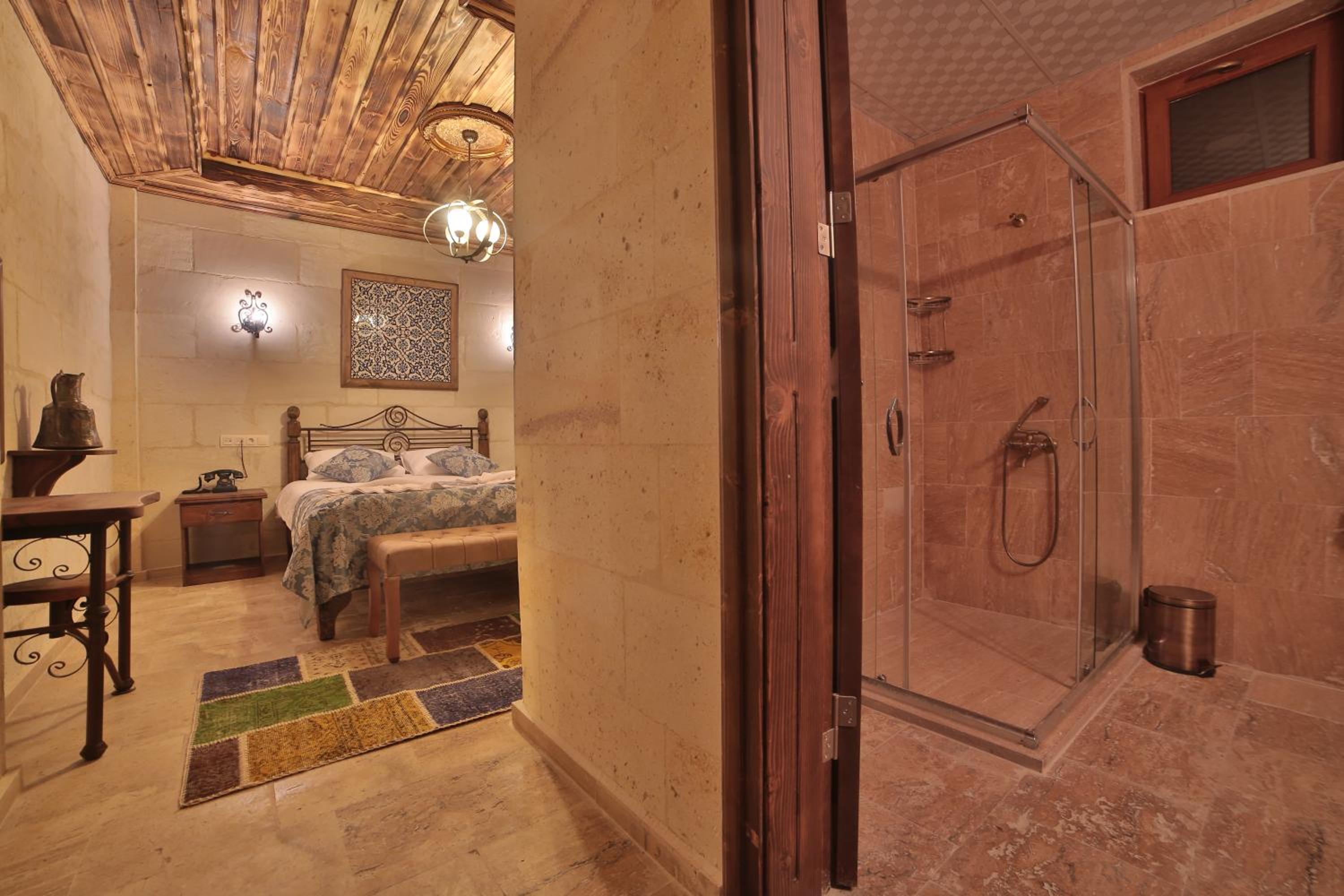 Standard Double Room - Photo 6