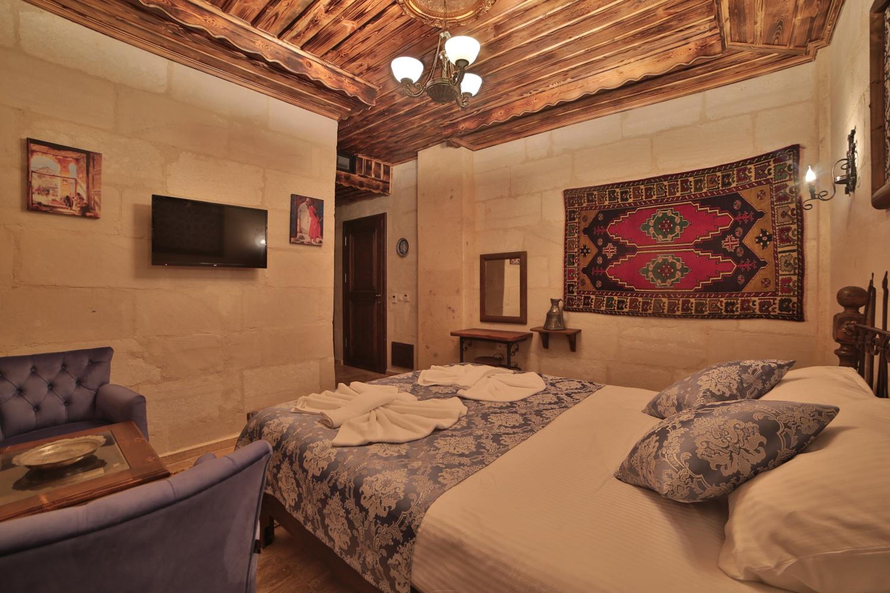Standard Double Room - Photo 9