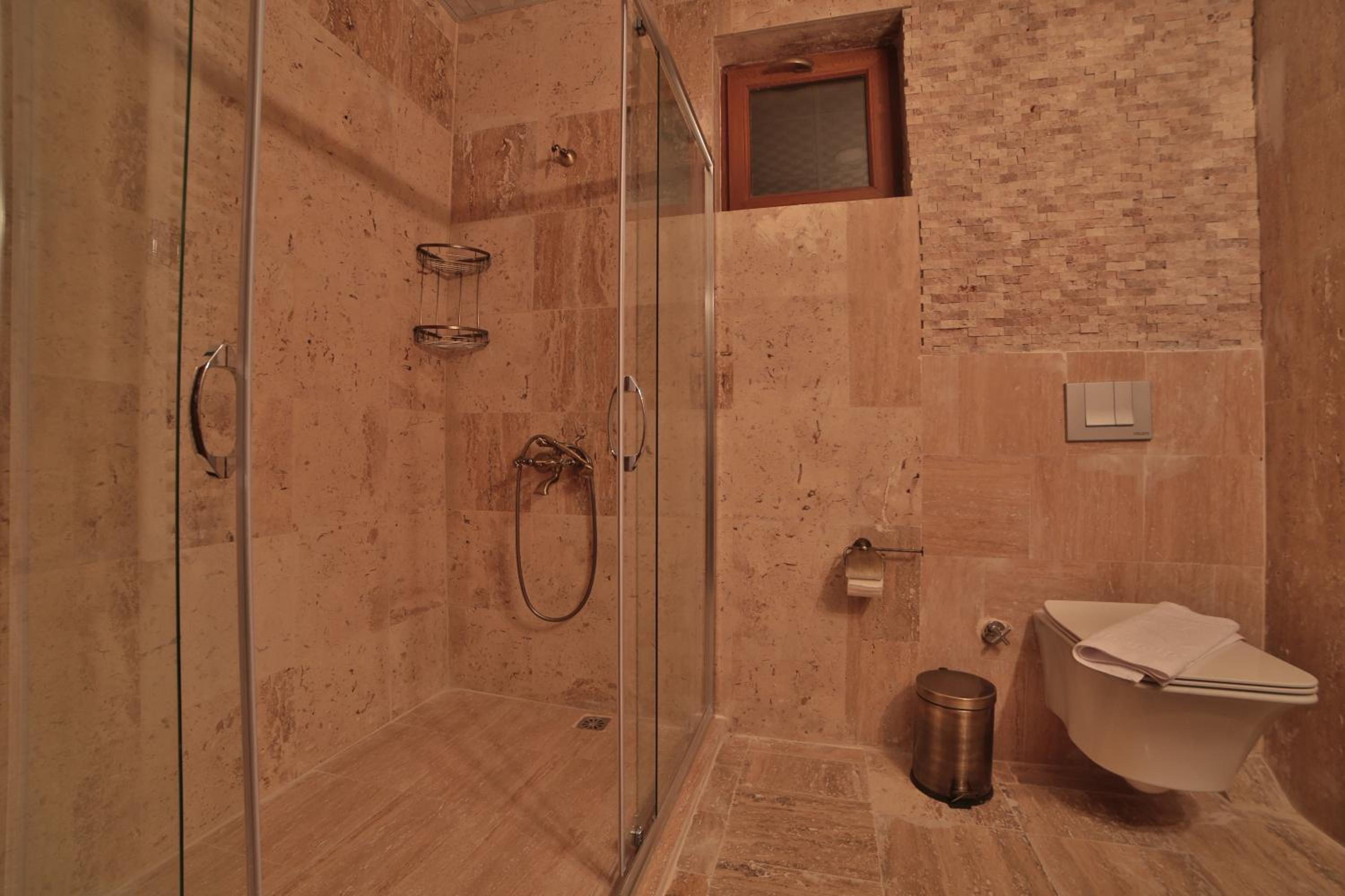 Standard Double Room - Photo 10