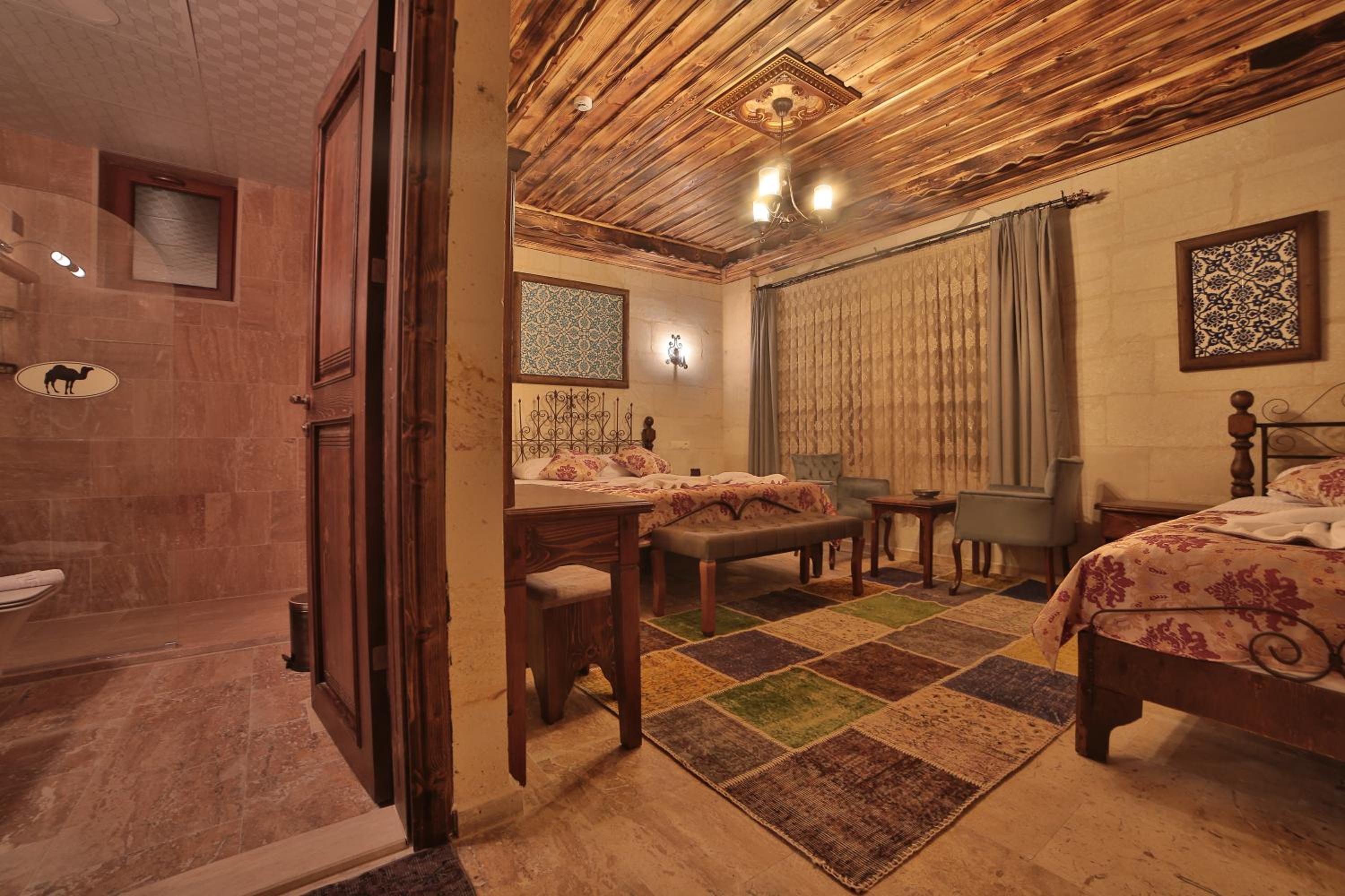 Triple Room with View - Photo 2