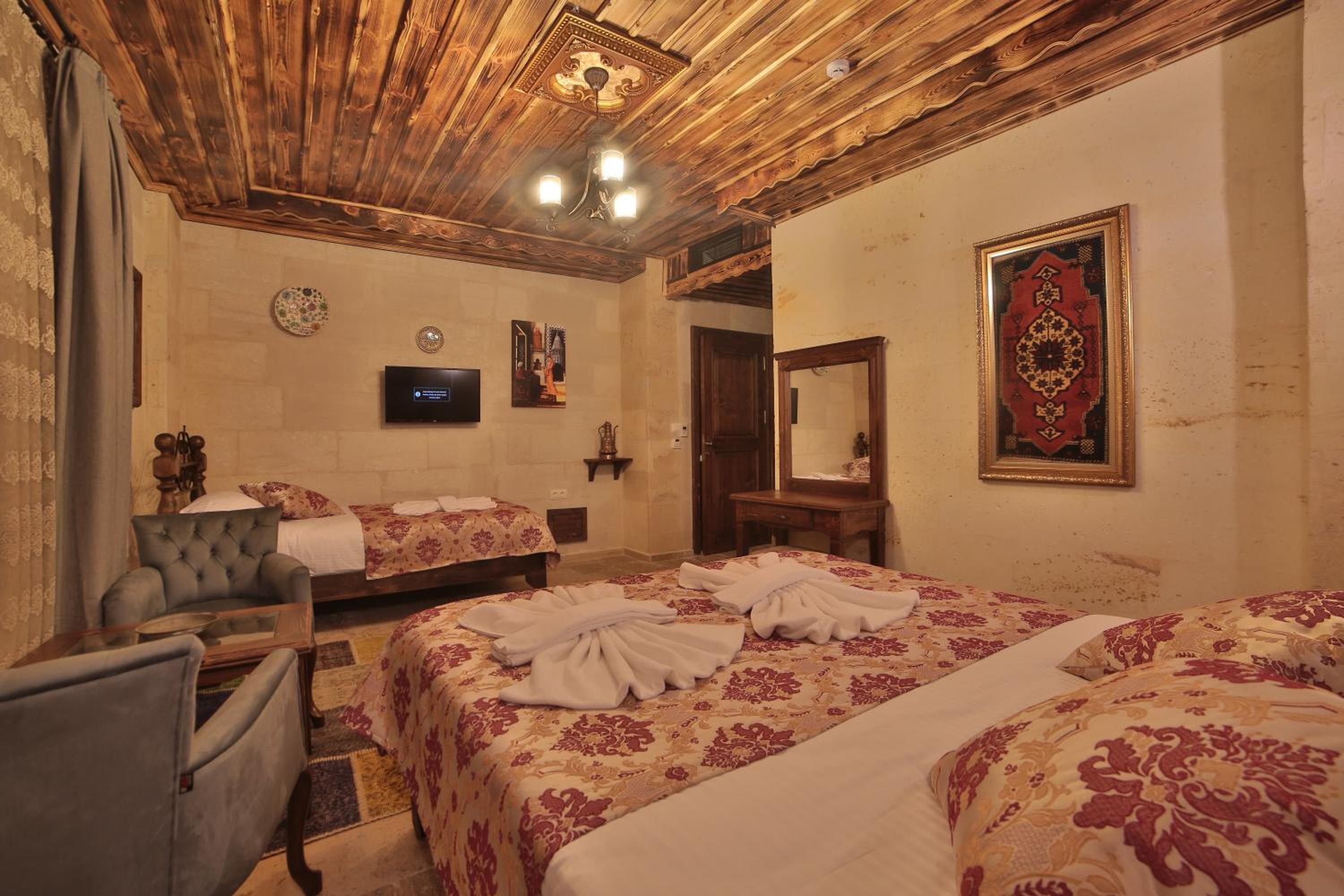 Triple Room with View - Photo 4