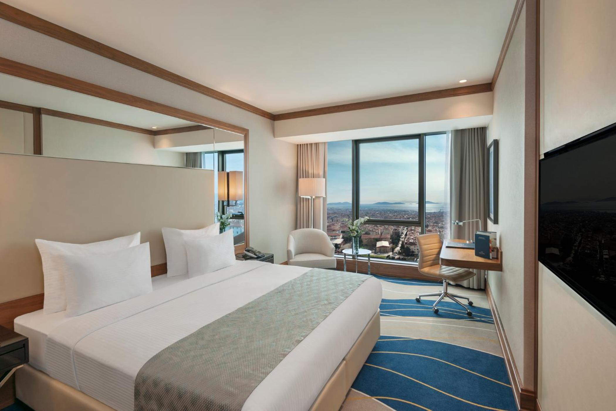 Deluxe Room with King Size Bed,Sea View photo 1