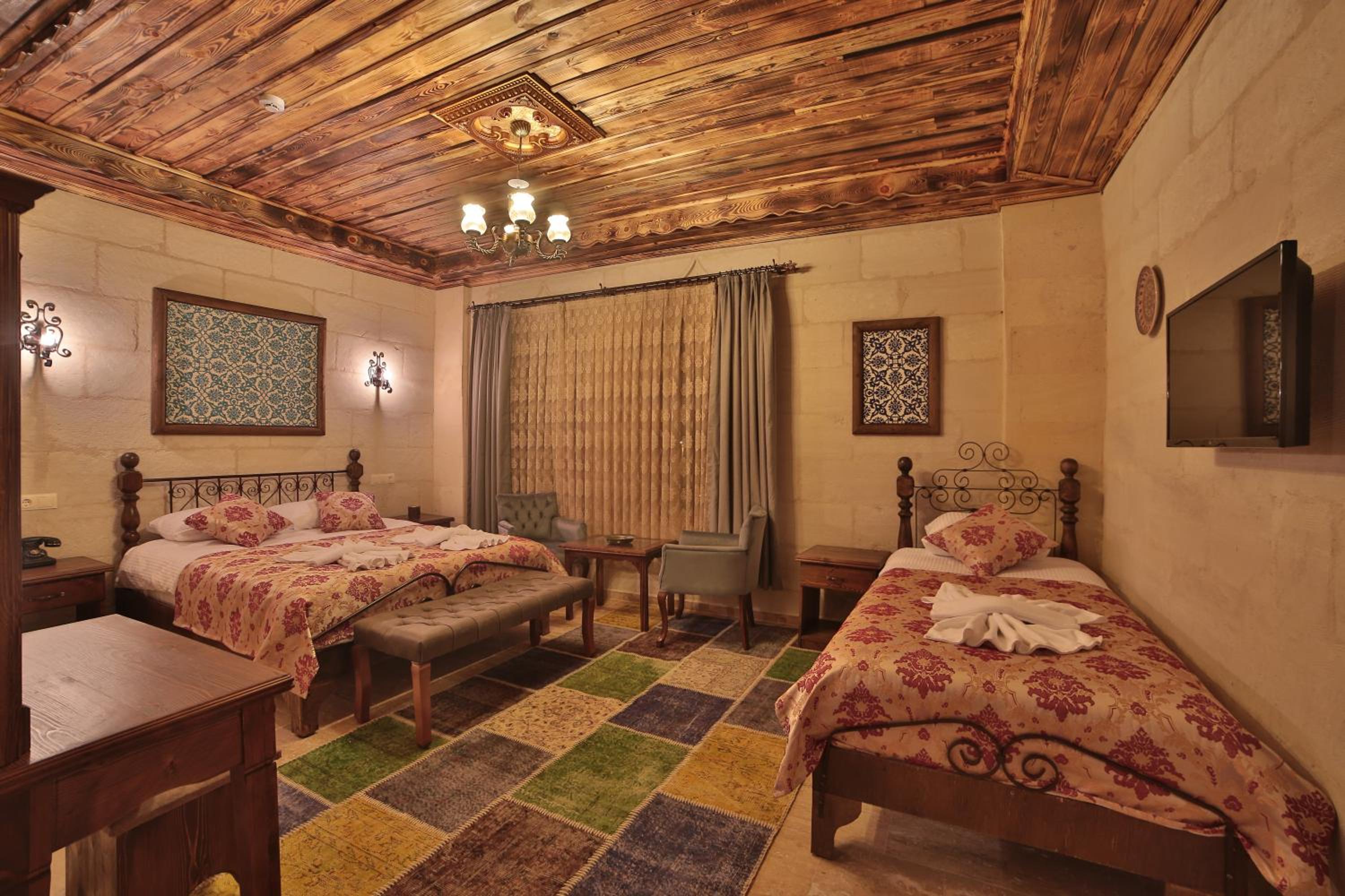 Triple Room with View - Photo 1