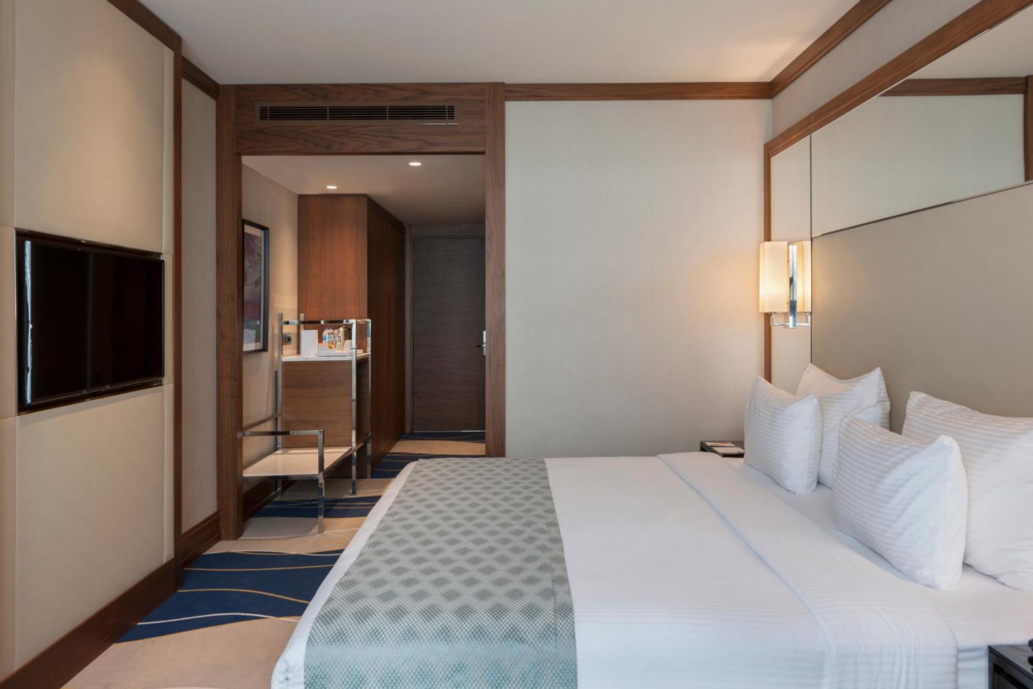 Deluxe Room with  King Size Bed photo 2