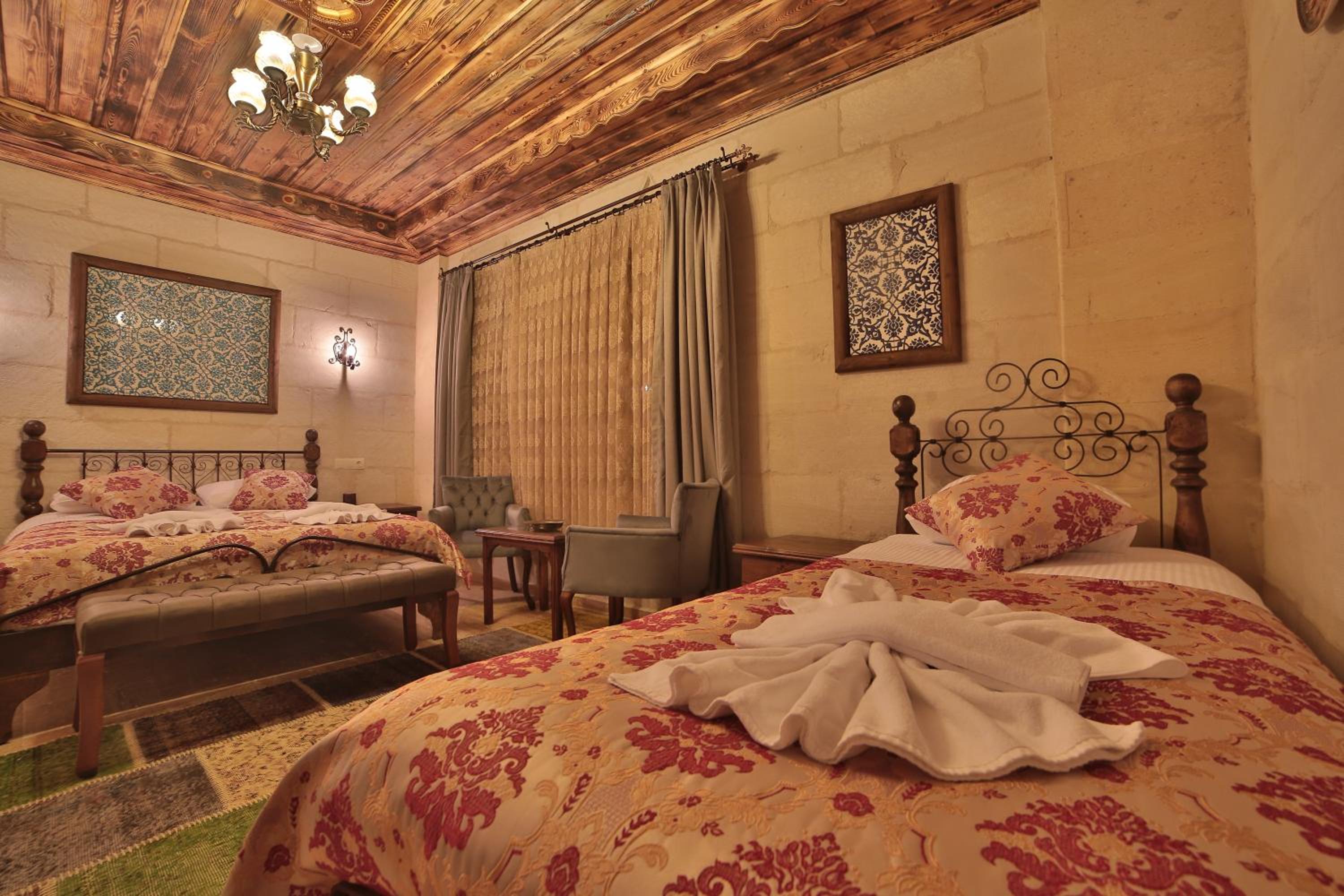 Triple Room with View - Photo 10