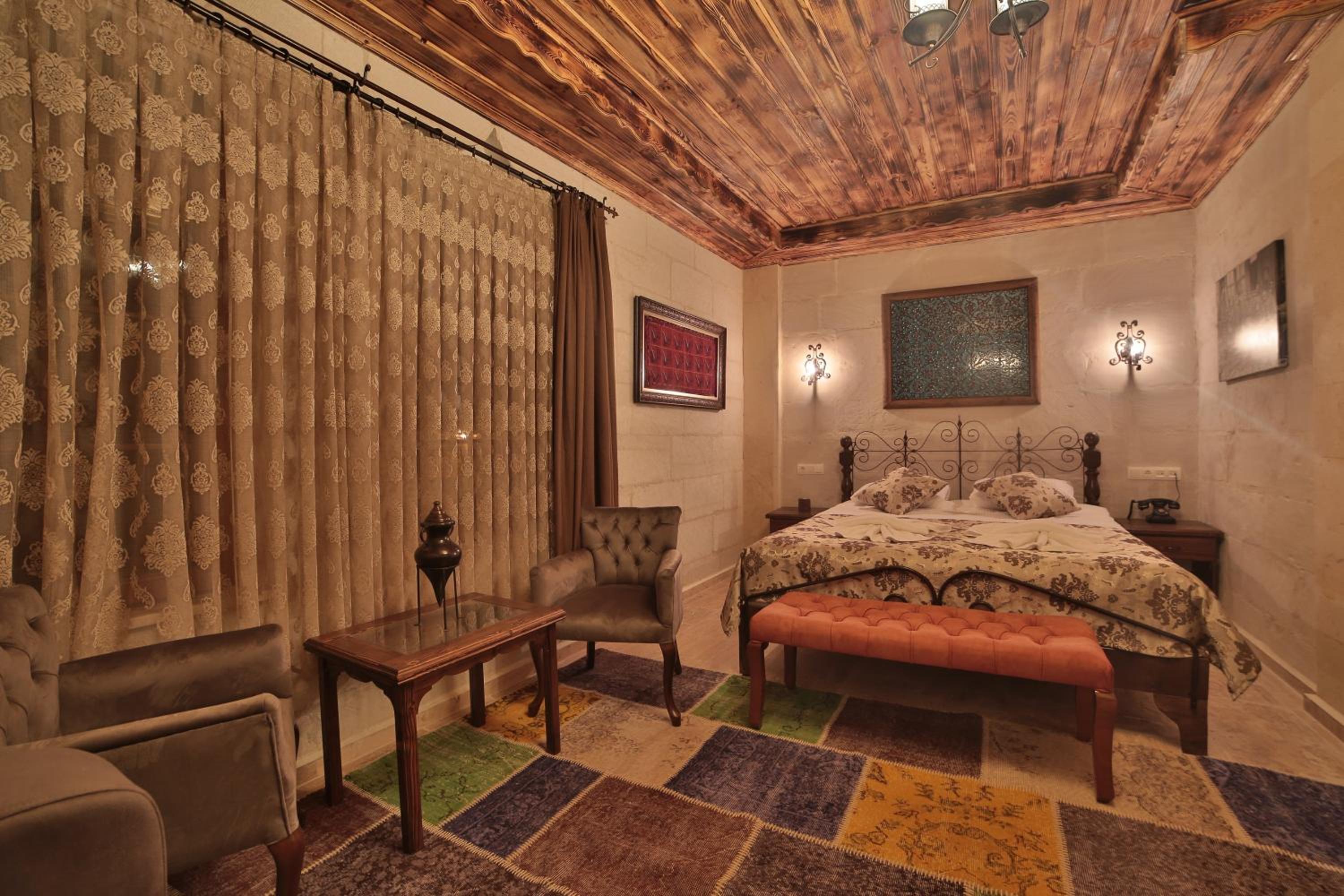 Comfort Room with Tub - Photo 11