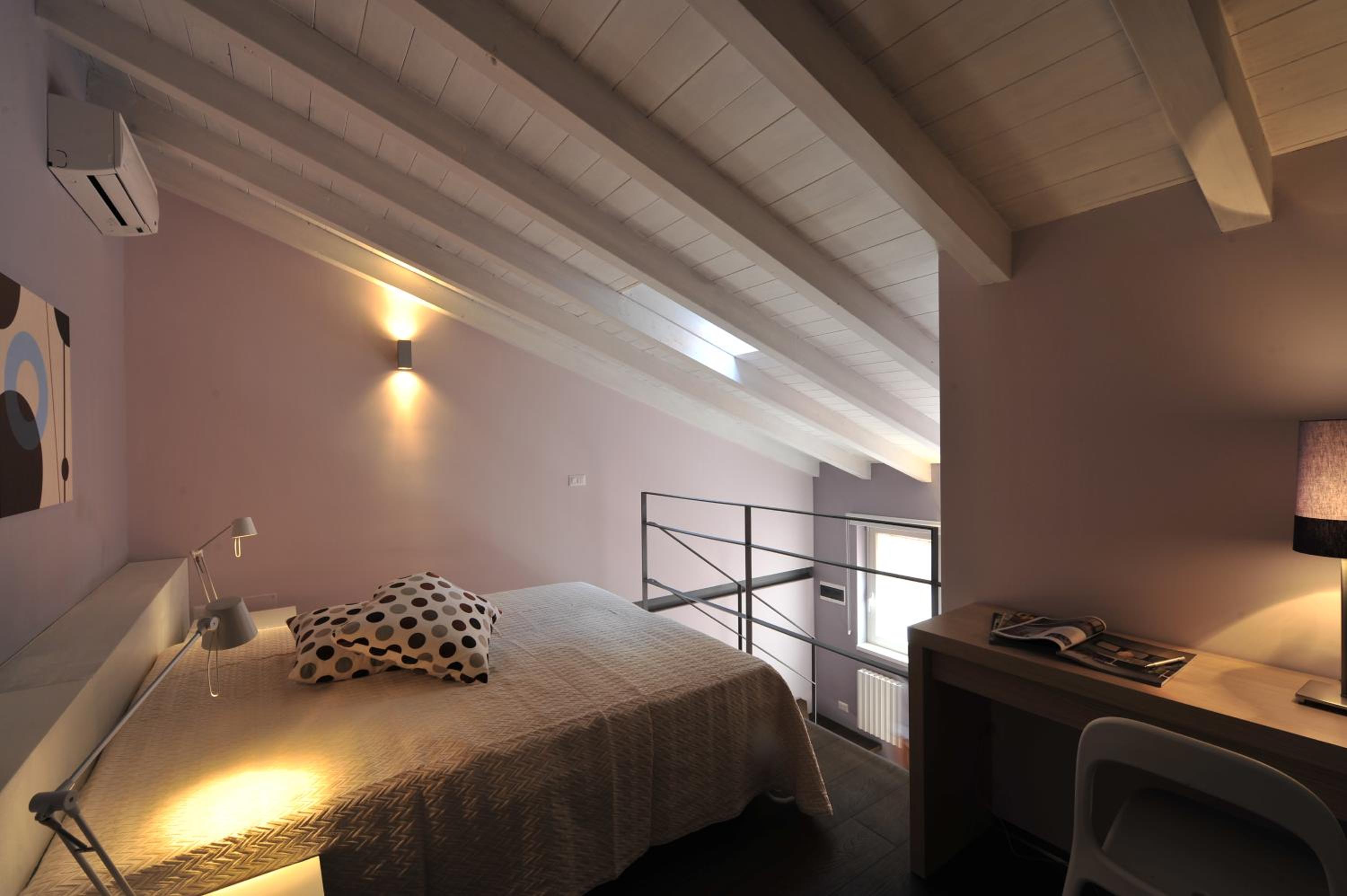 Double Room - Photo 8