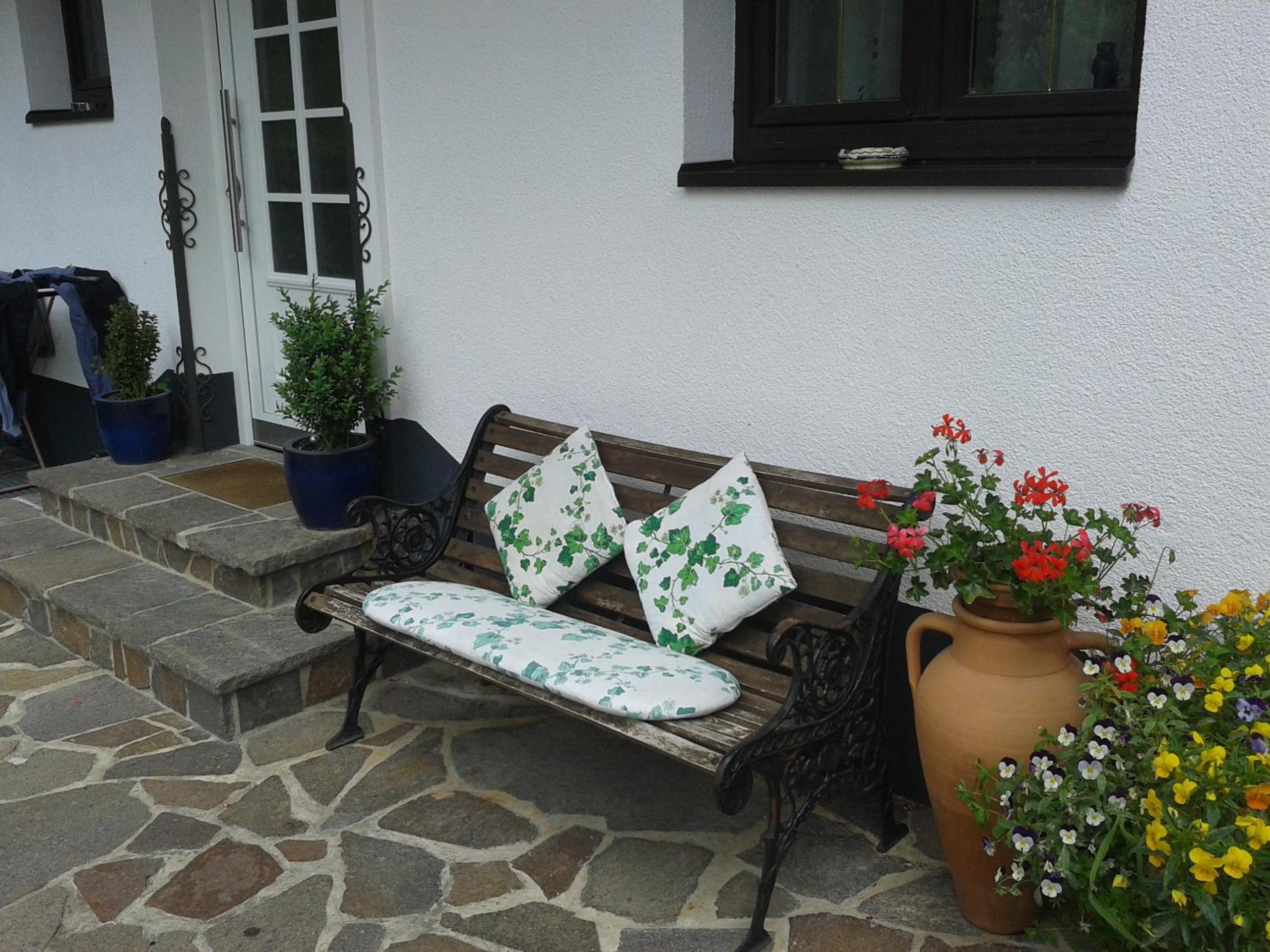 Standard One-Bedroom Apartment with Garden - Photo 6