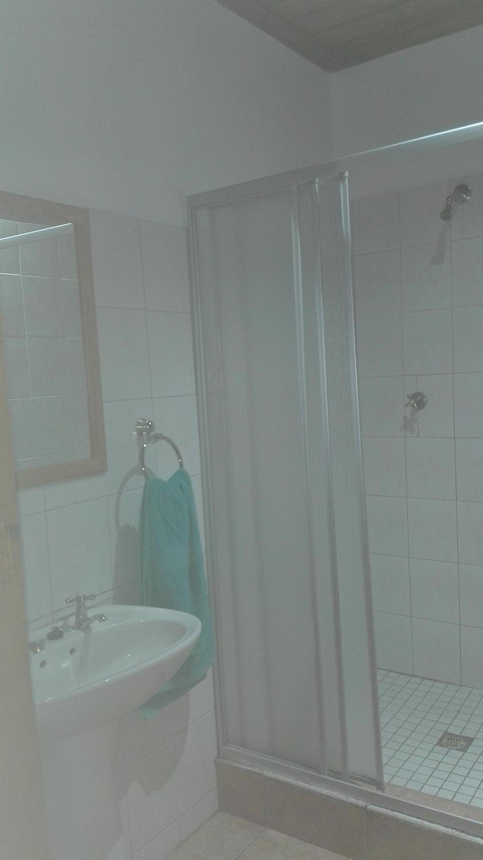 Double or Twin Room with Shower - Photo 3