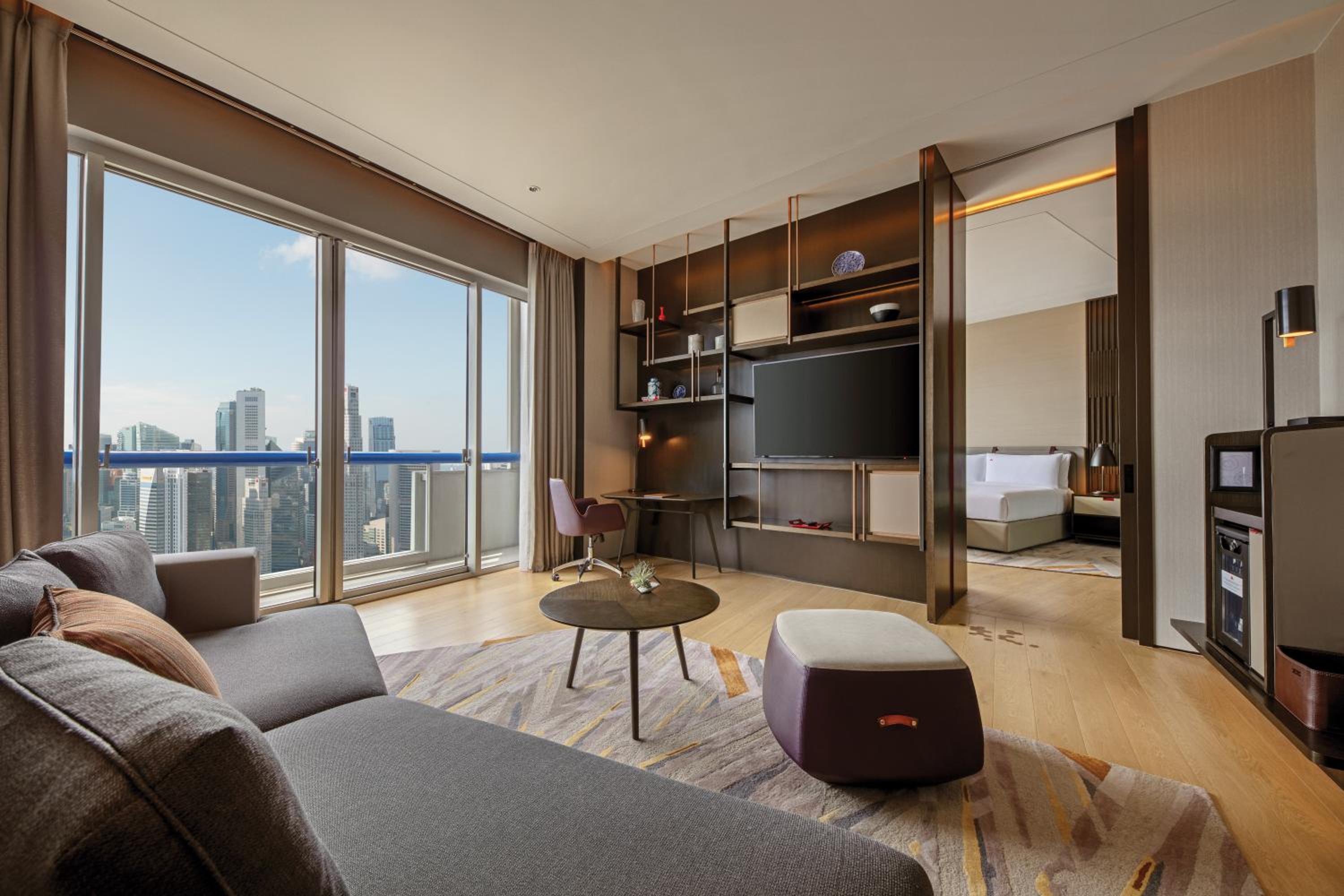 Crest Suite, 1 King, L65 Lounge Access, High Floor, 2 Balconies, Panoramic View