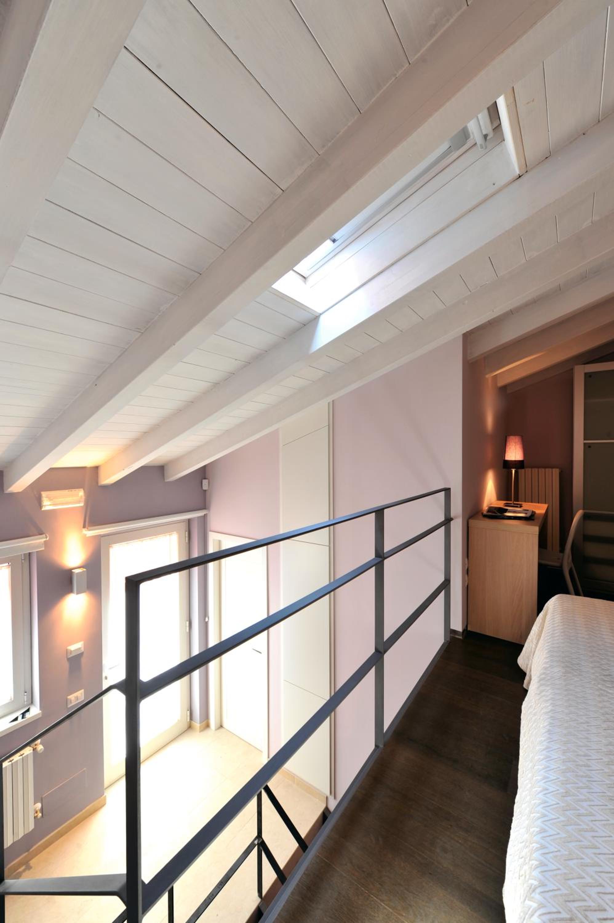 Double Room - Photo 5