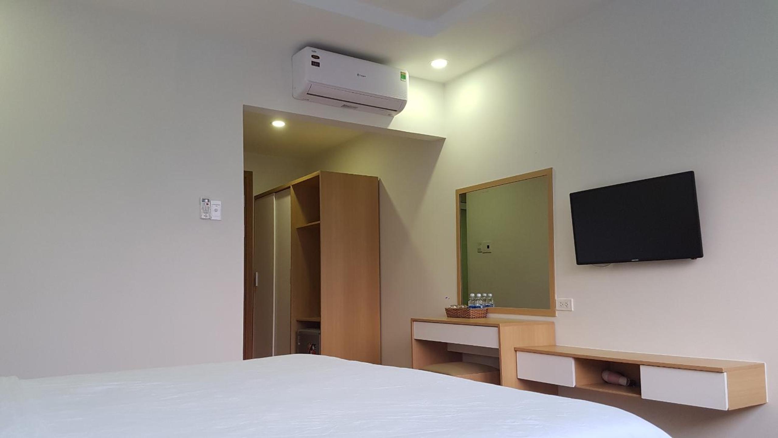 Standard King Room - Photo 2