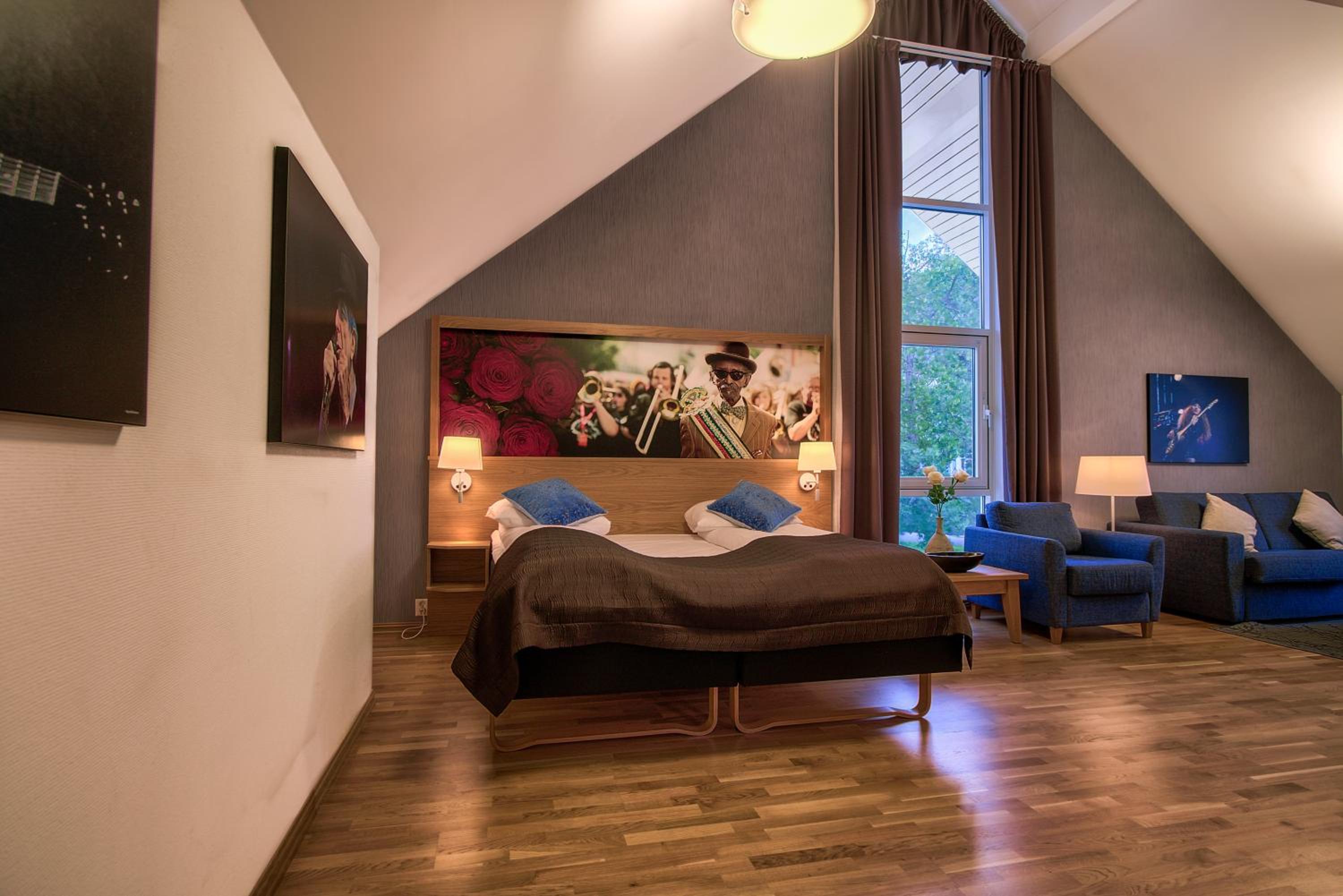 Family room - Photo 1