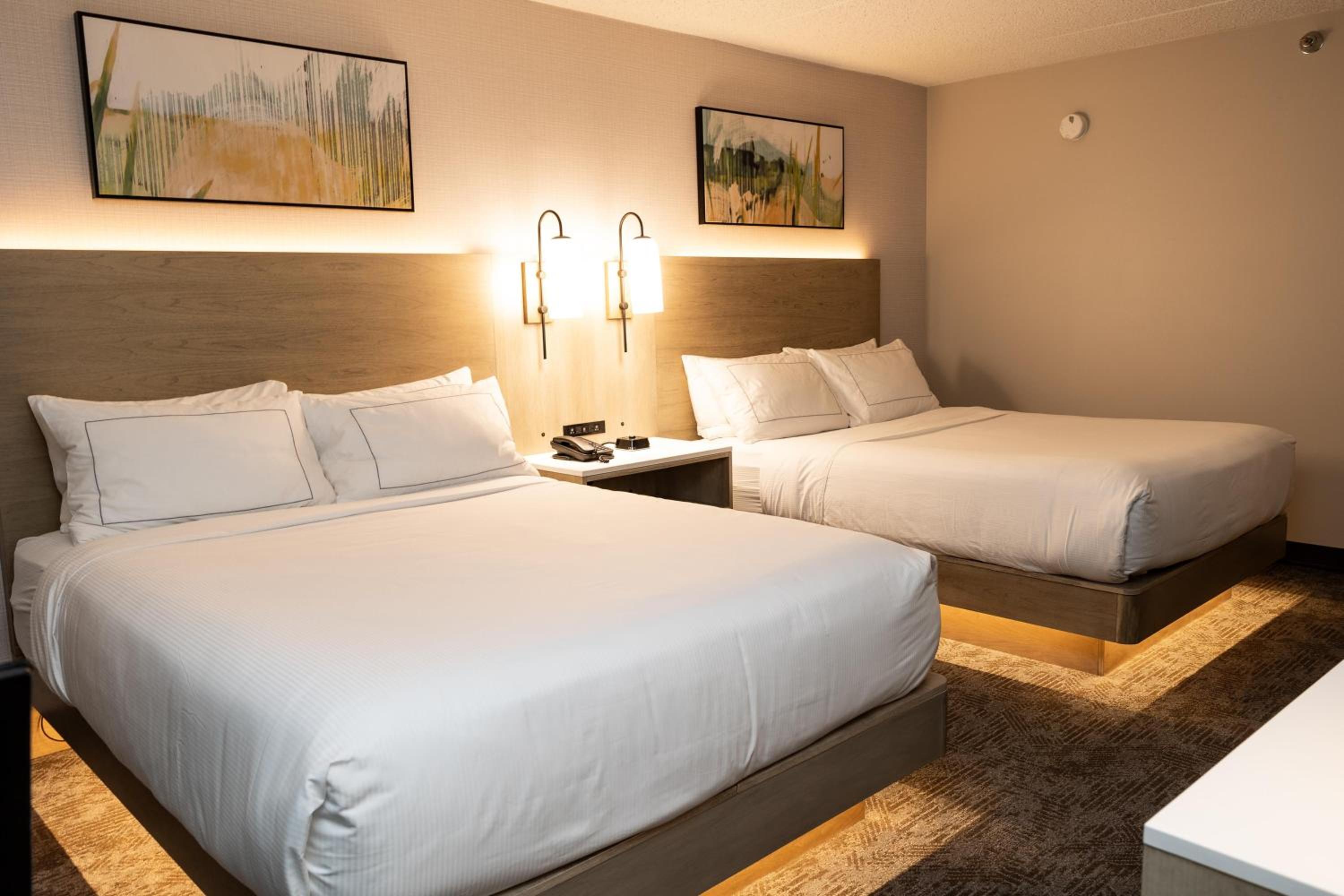 Queen Room with Two Queen Beds - Ground Floor