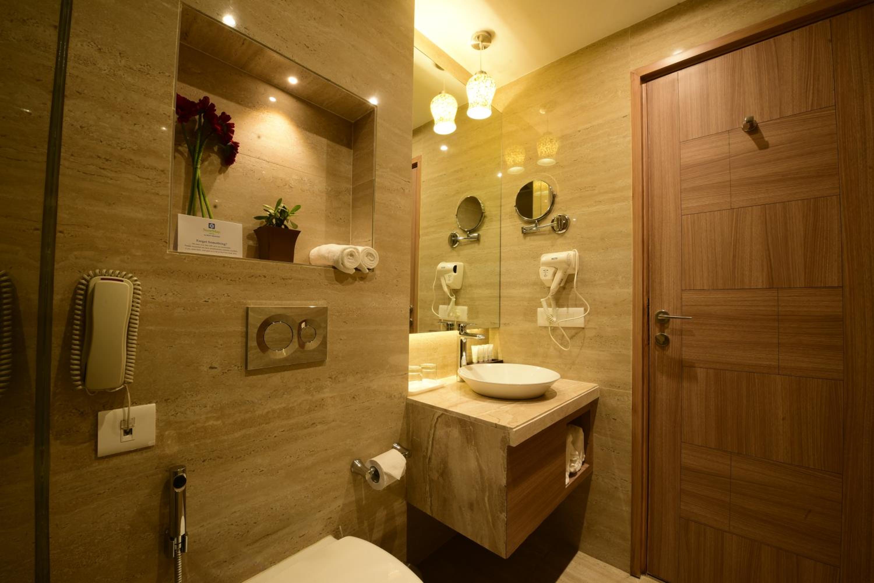 Deluxe Twin Room - Non-Smoking - Photo 6