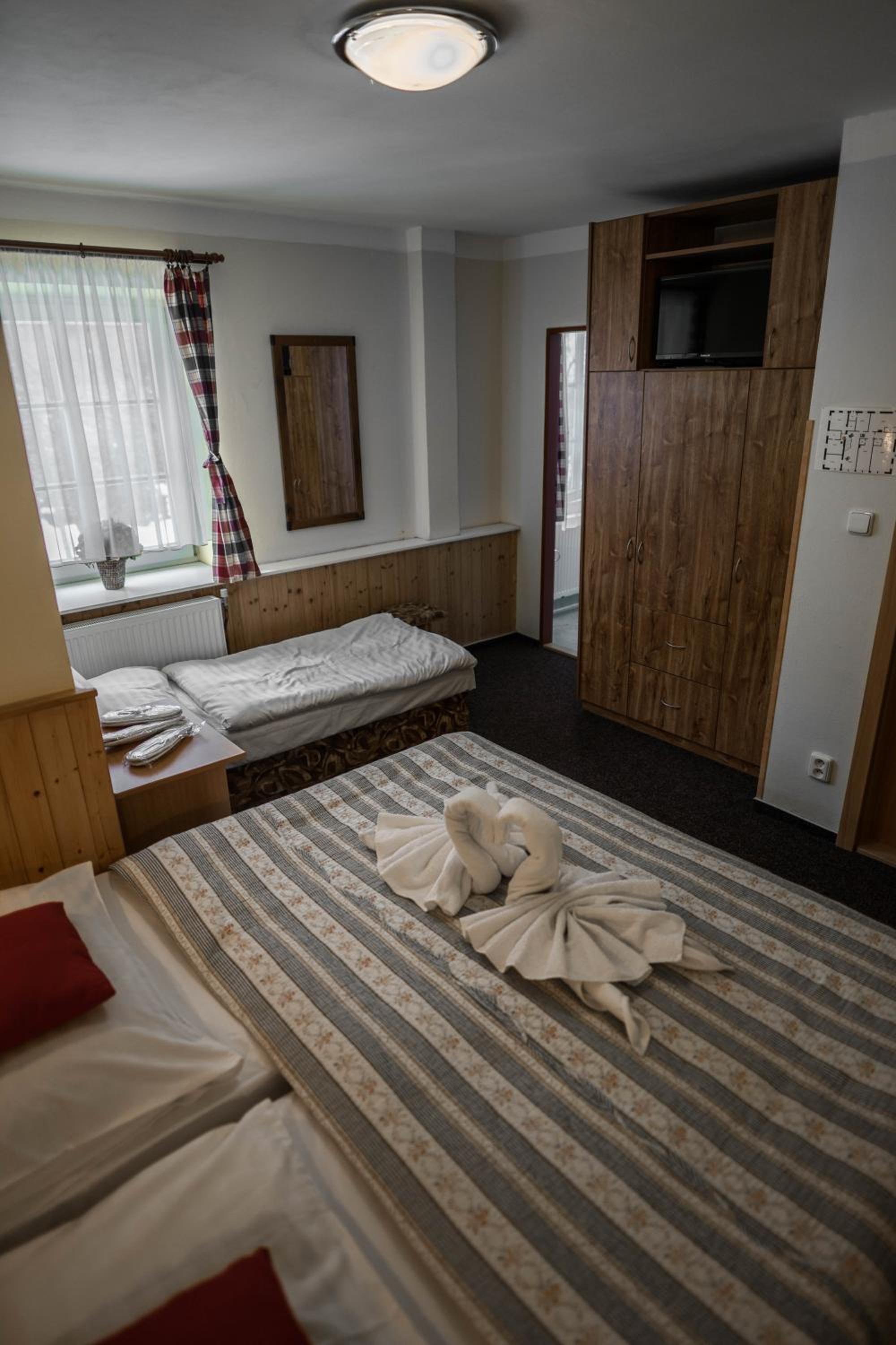 Standard Triple Room photo 2