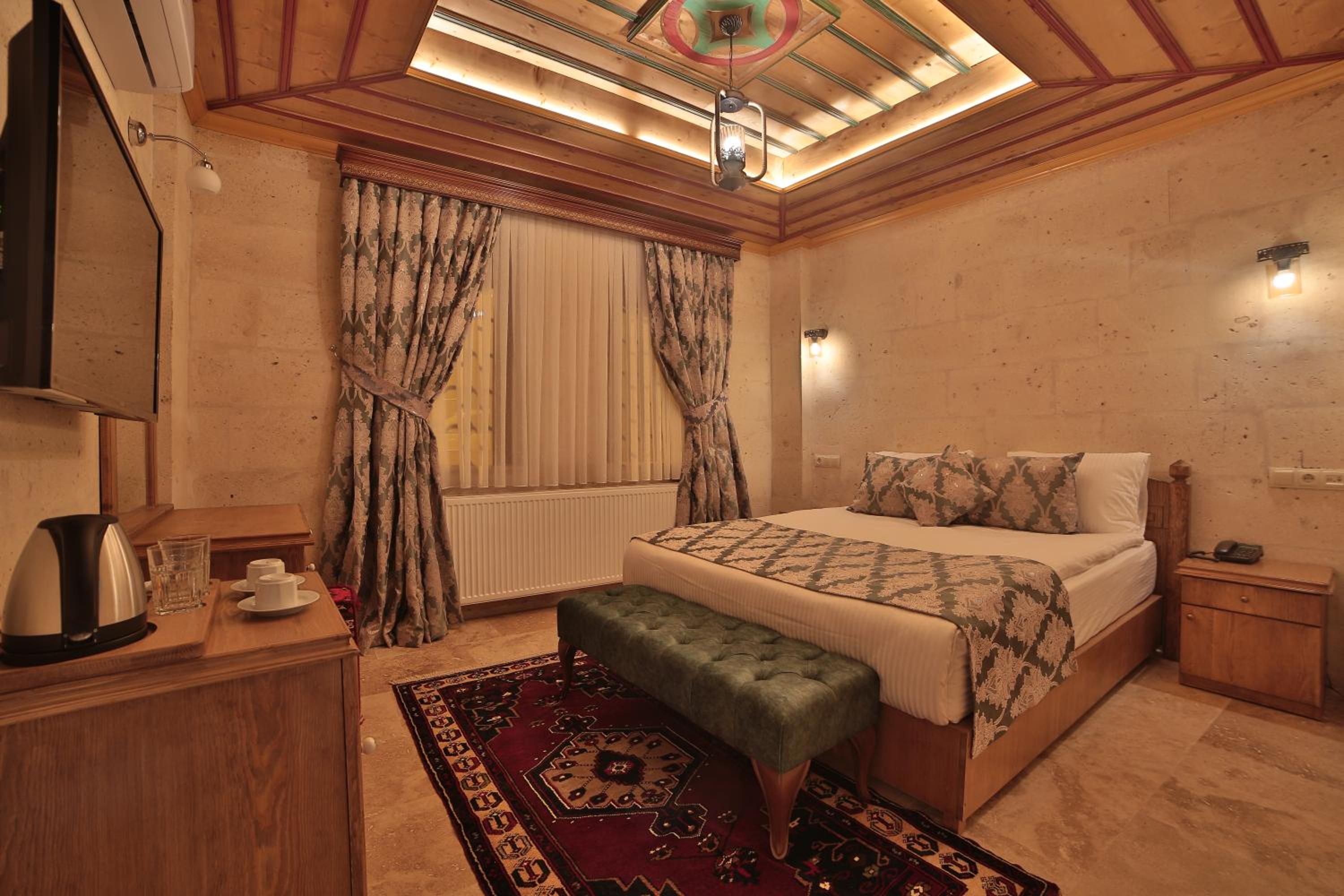 Standard Double Room - Photo 16