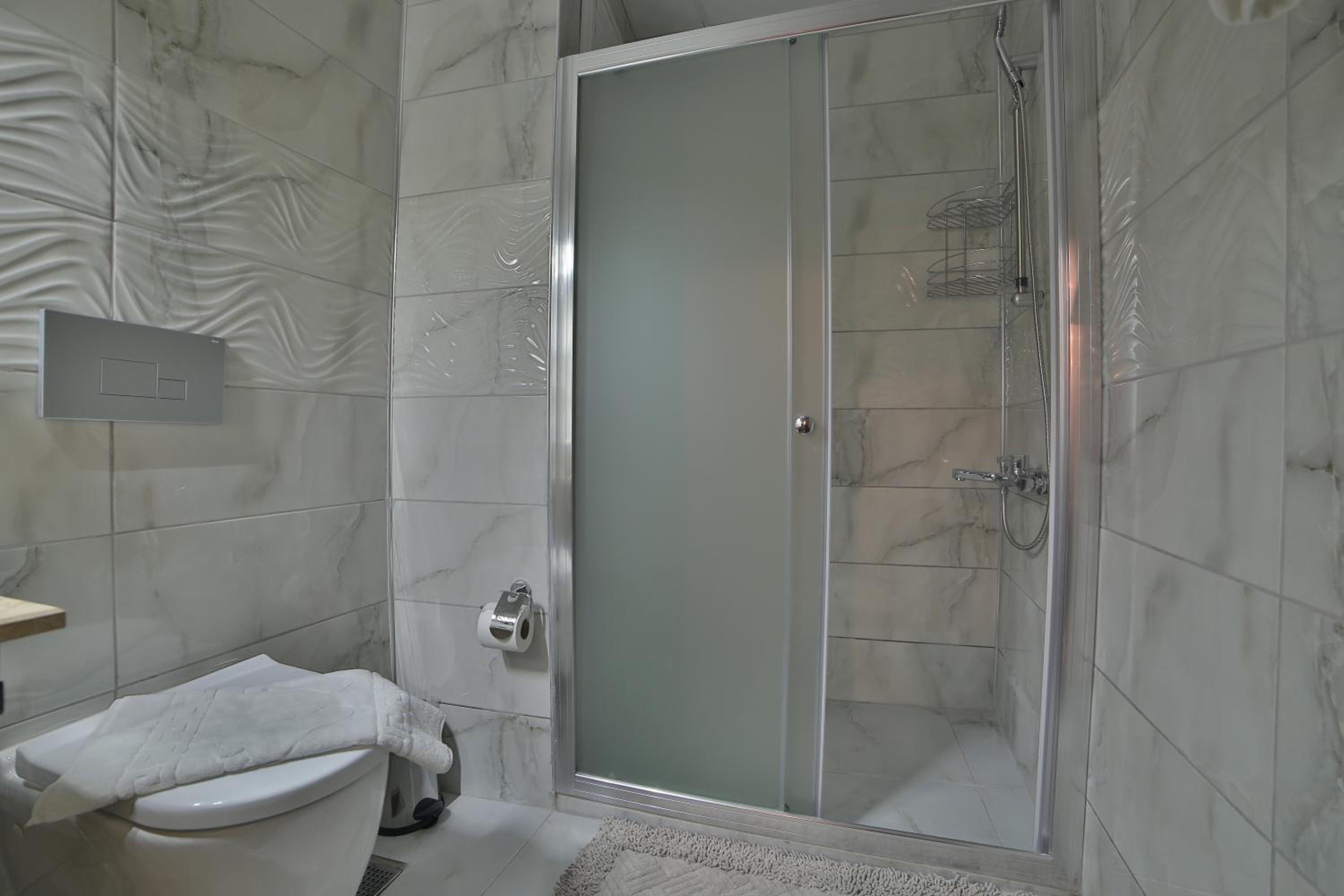 Standard Double Room - Photo 19