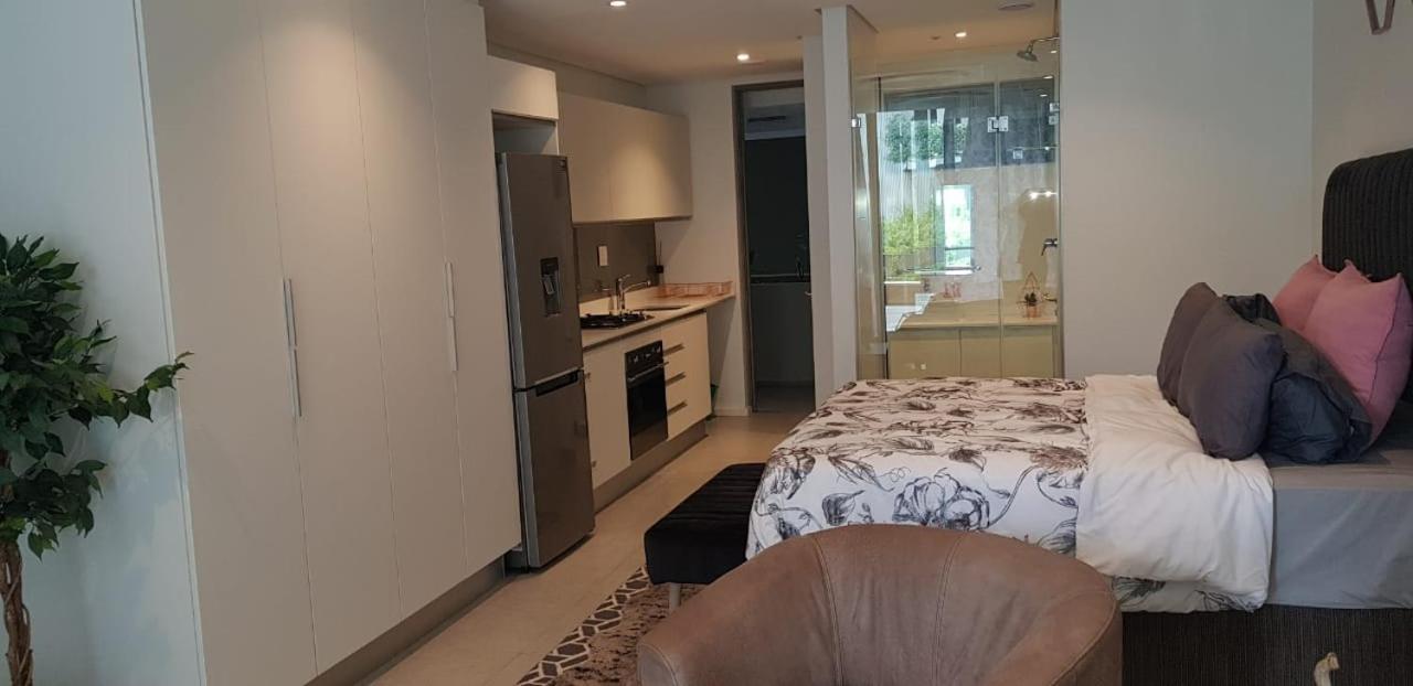 One-Bedroom Apartment - Photo 1
