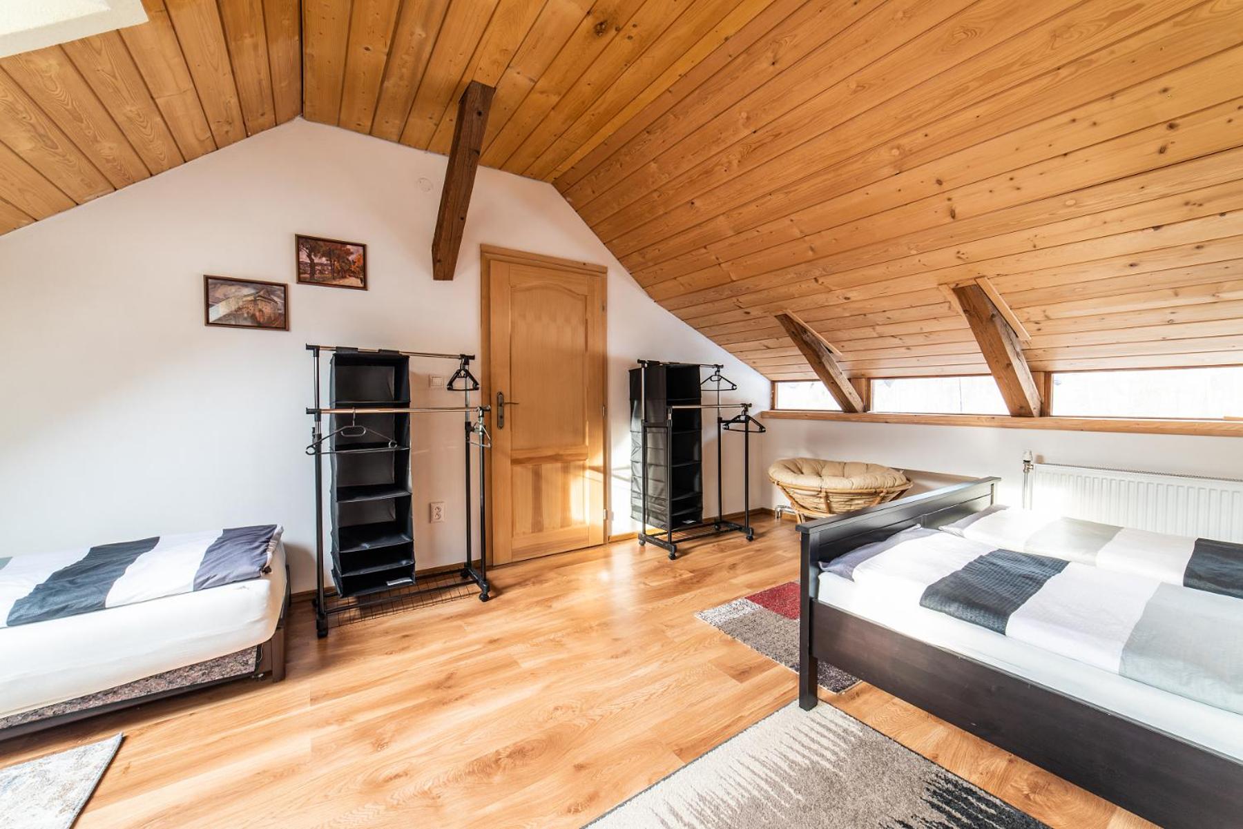 Quadruple Room with Private Bathroom photo 2