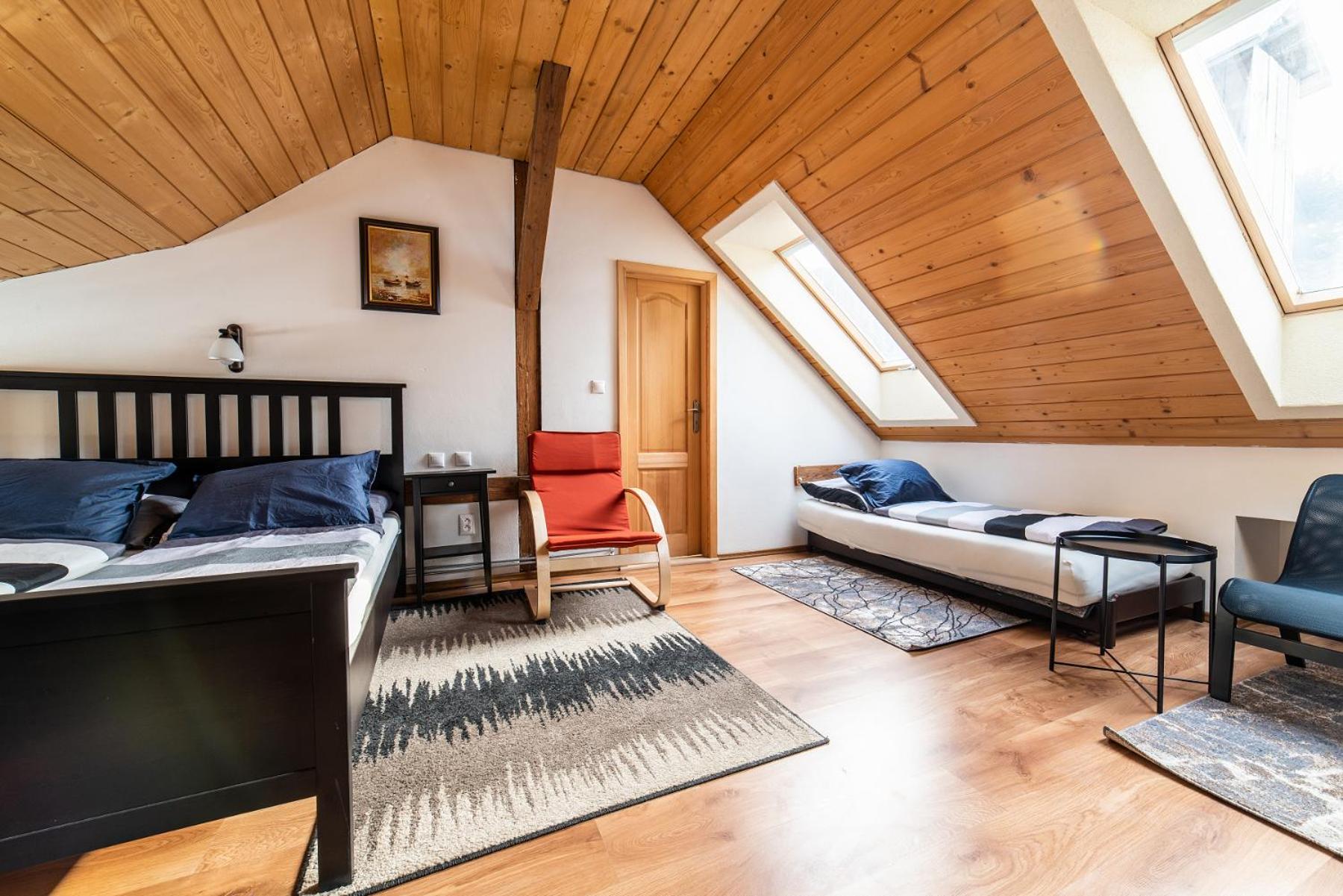 Quadruple Room with Private Bathroom photo 3