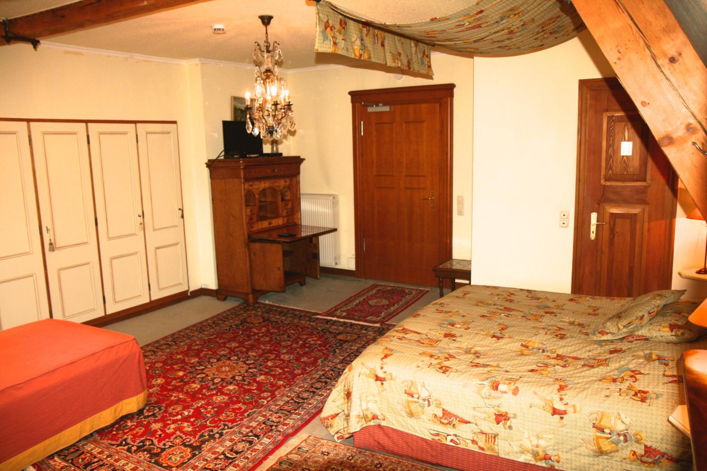 Family Room with Bathroom - Photo 2