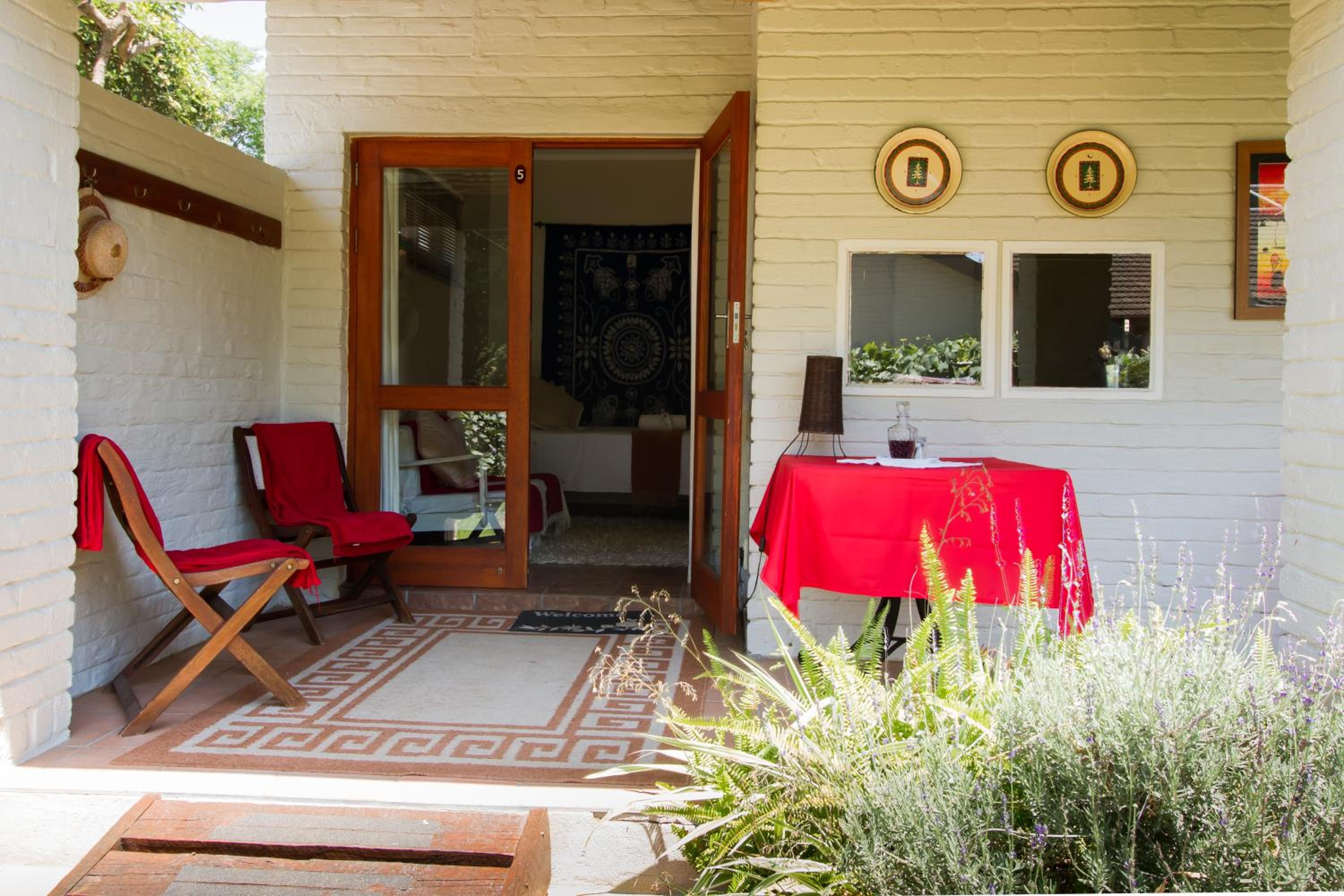 Family Room with Garden View photo 2