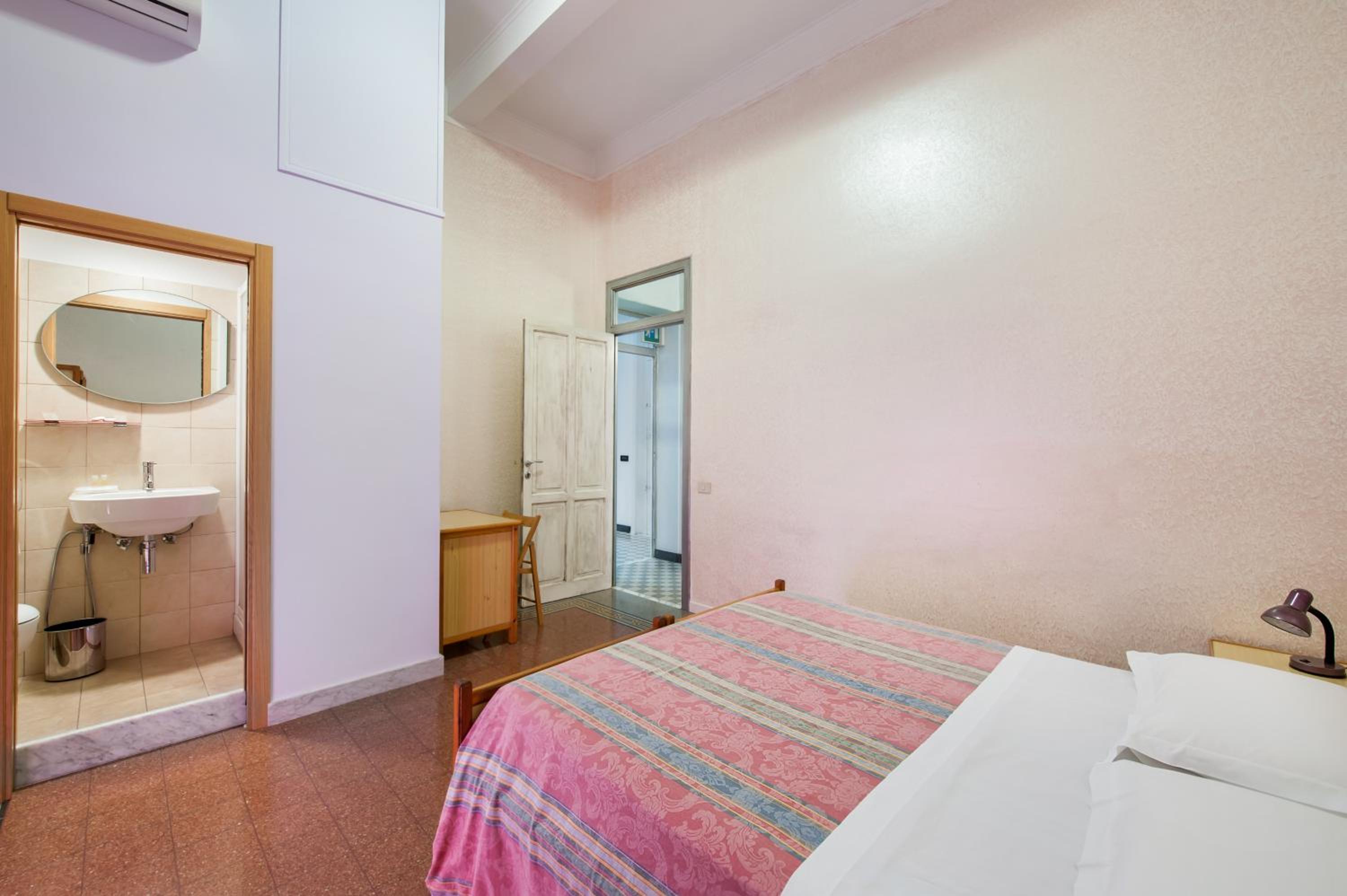 Double or Twin Room photo 1