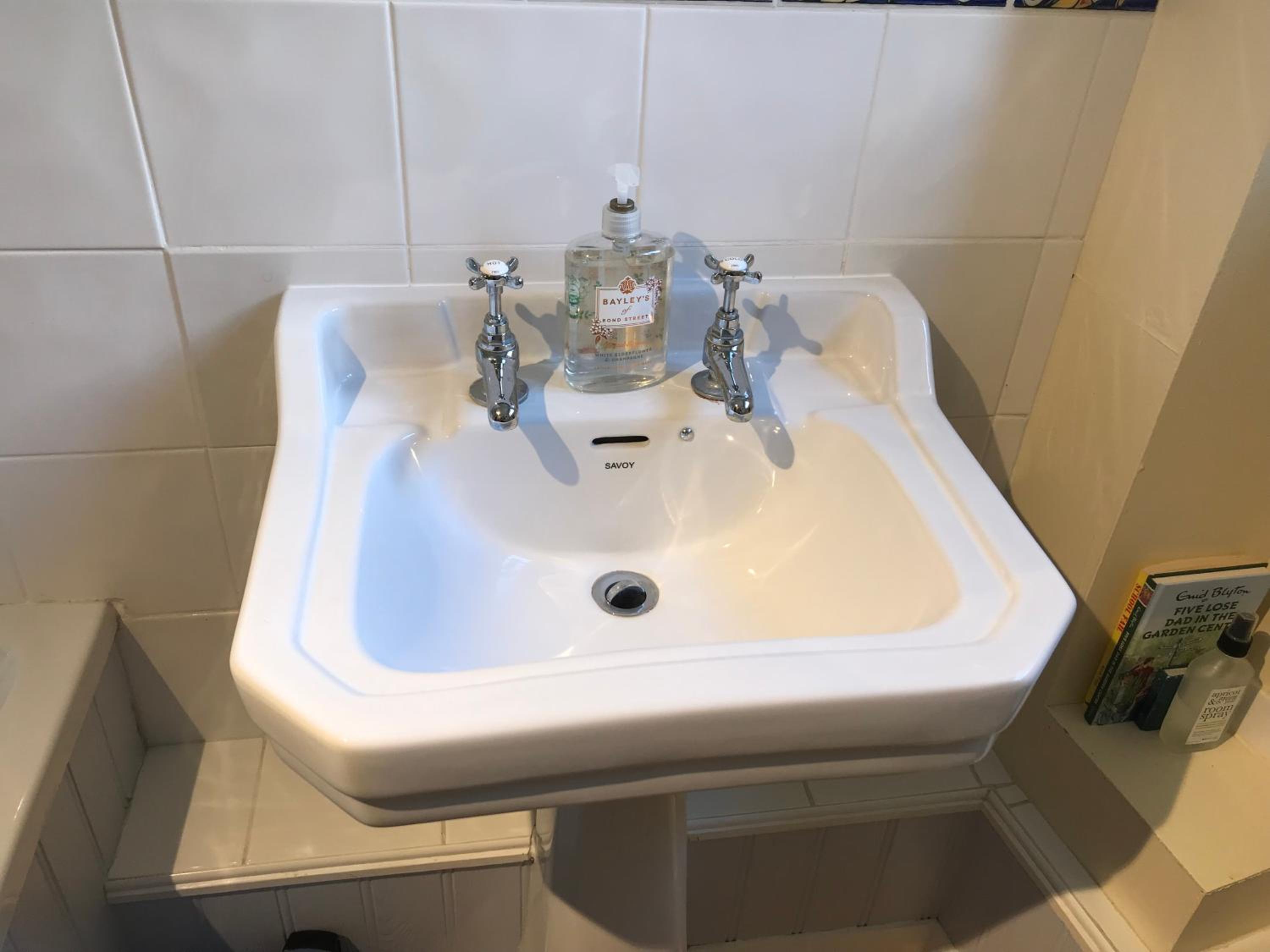 Double Room with Private Bathroom photo 2