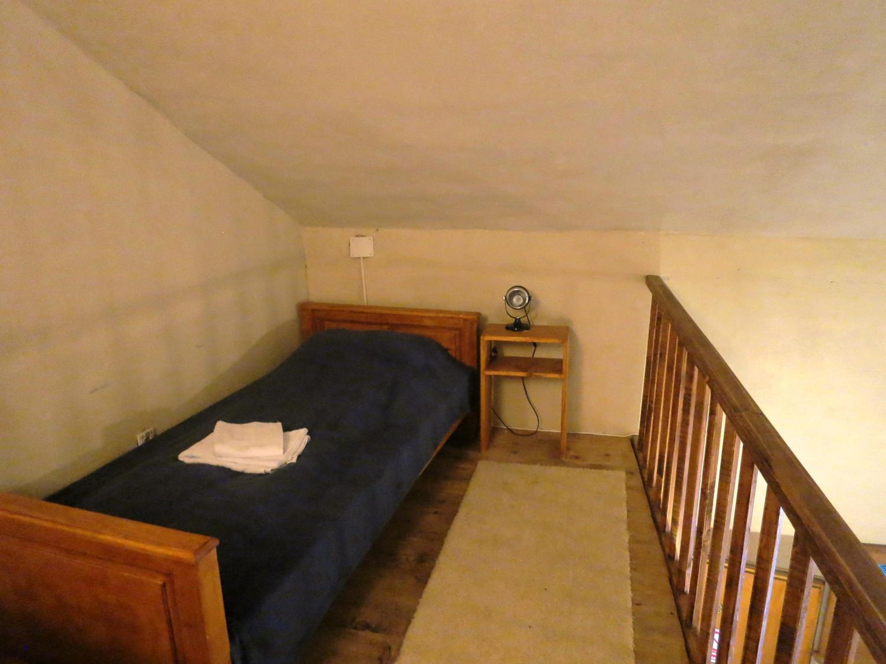 Studio - Split Level - Photo 1