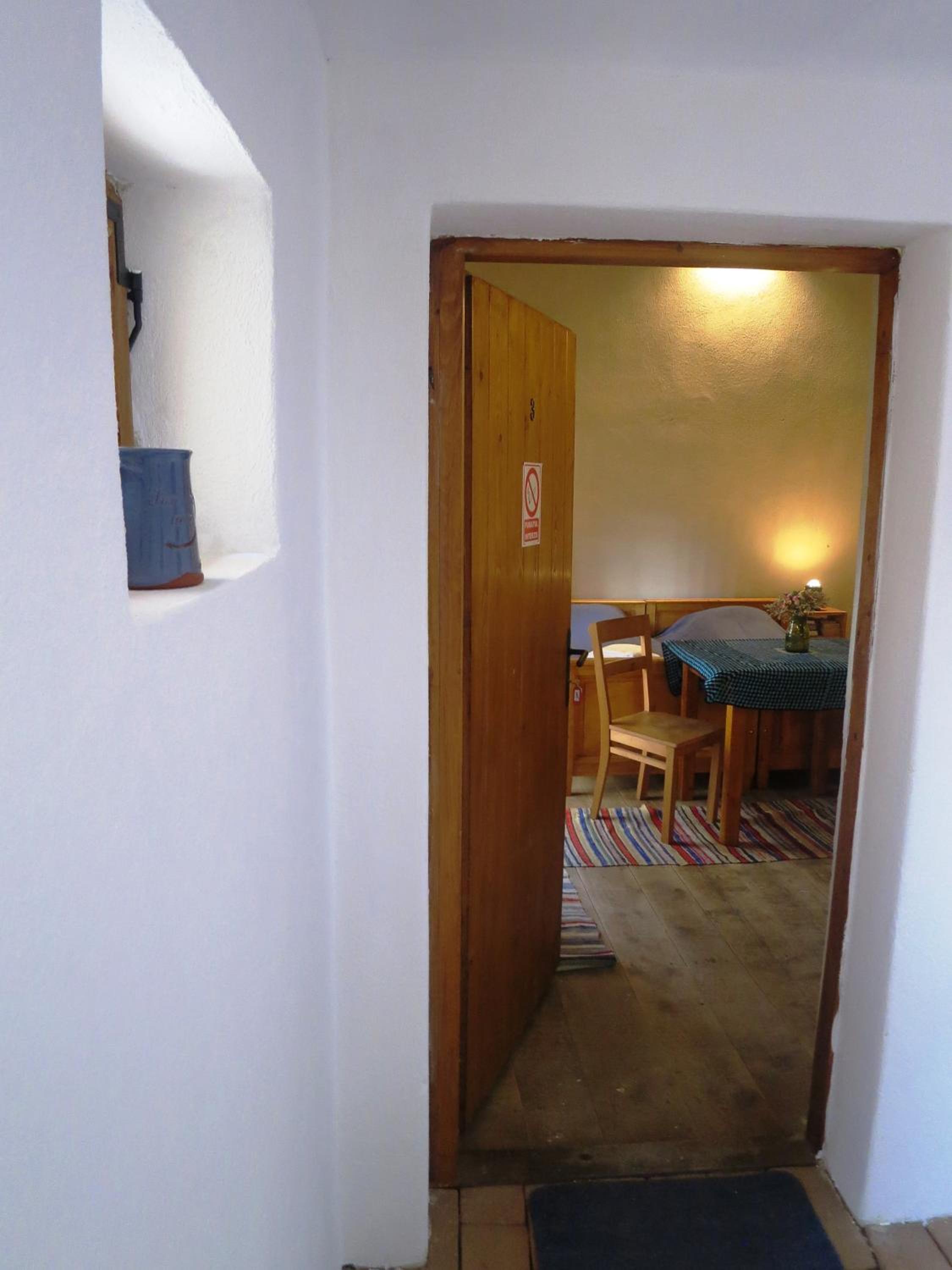 Studio - Split Level - Photo 16