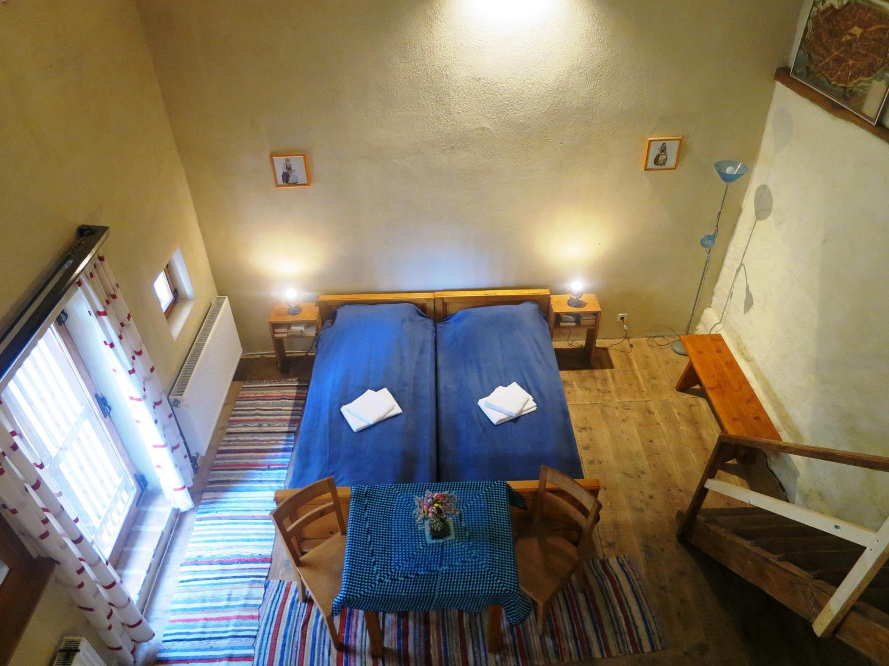 Studio - Split Level - Photo 3