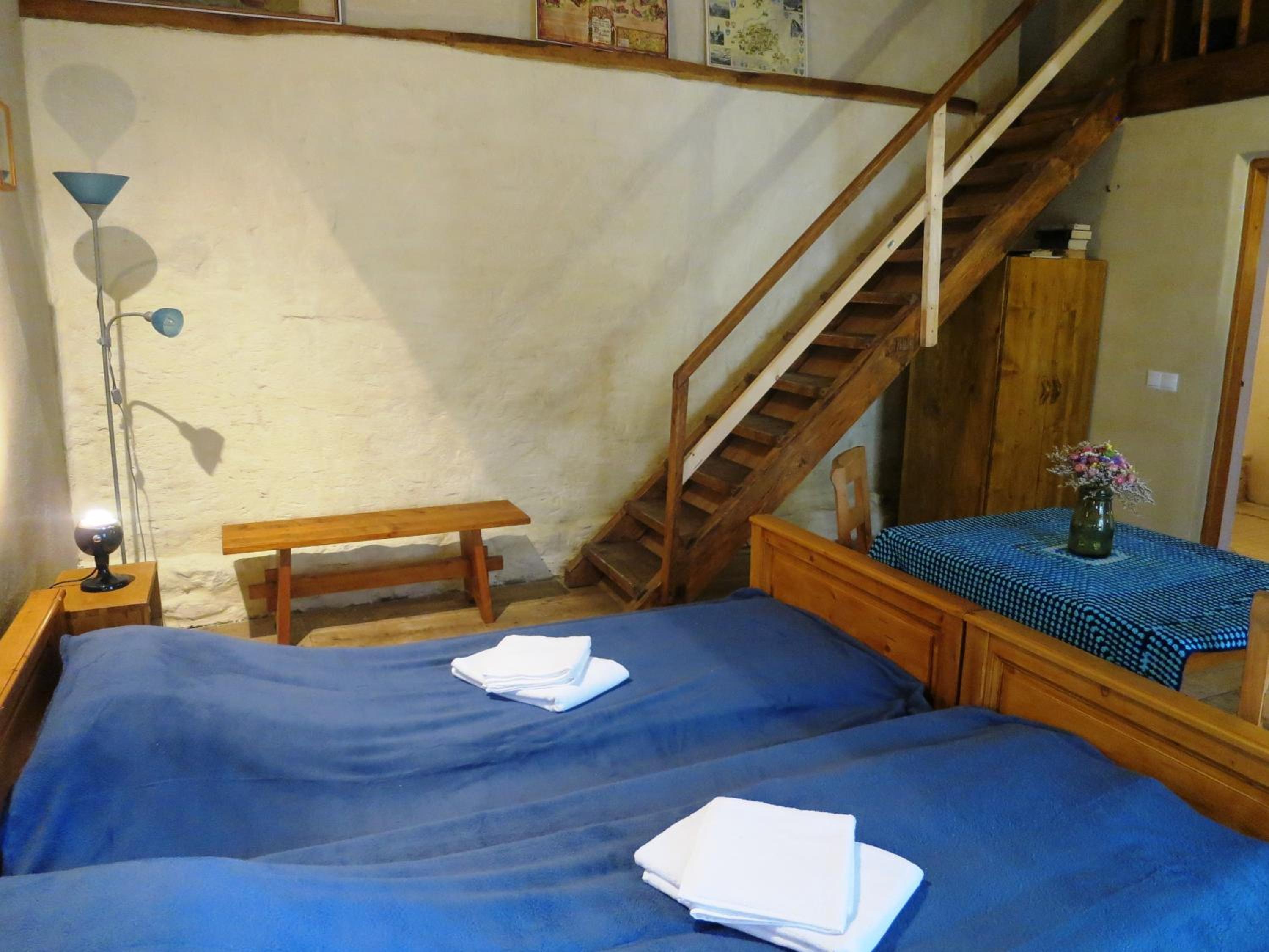 Studio - Split Level - Photo 4