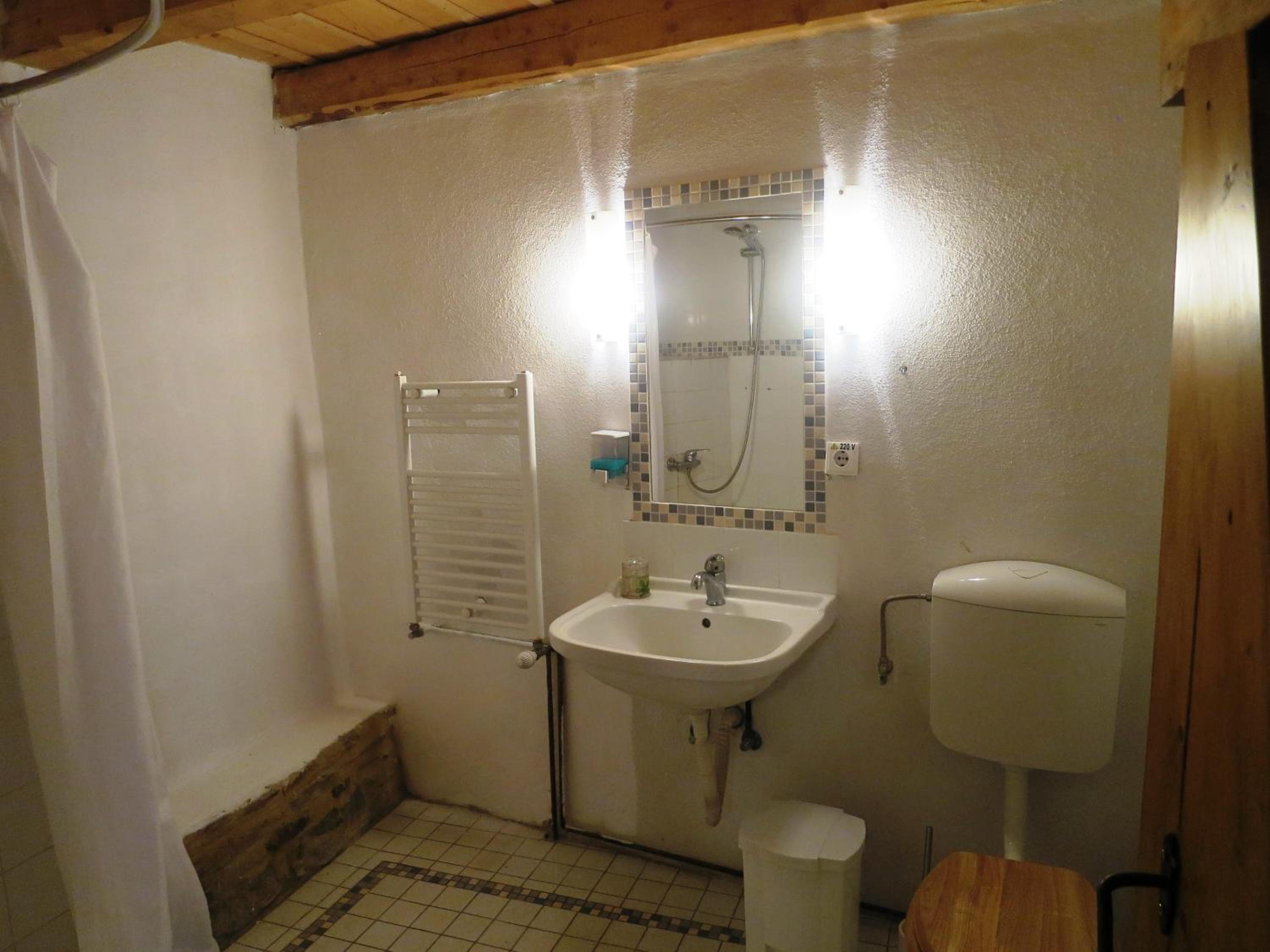 Studio - Split Level - Photo 6