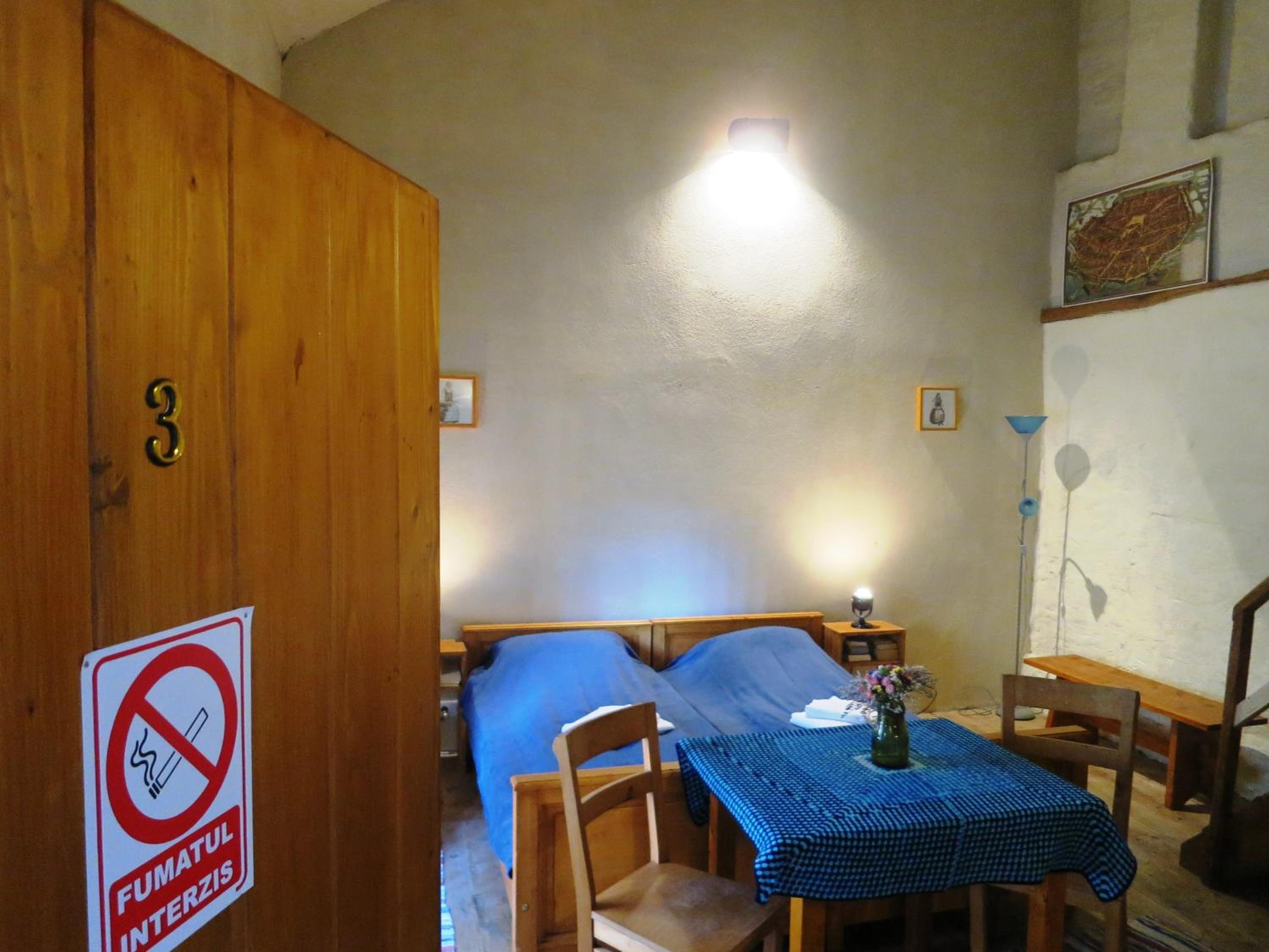Studio - Split Level - Photo 17