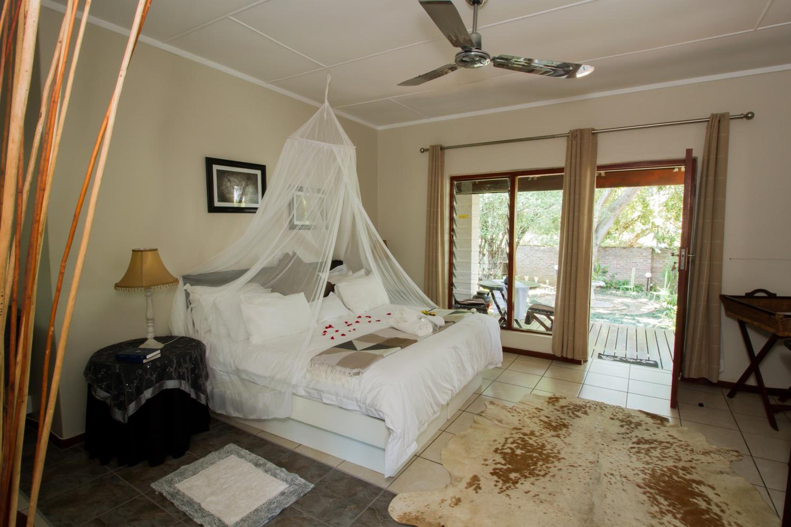 Deluxe King Suite photo 1