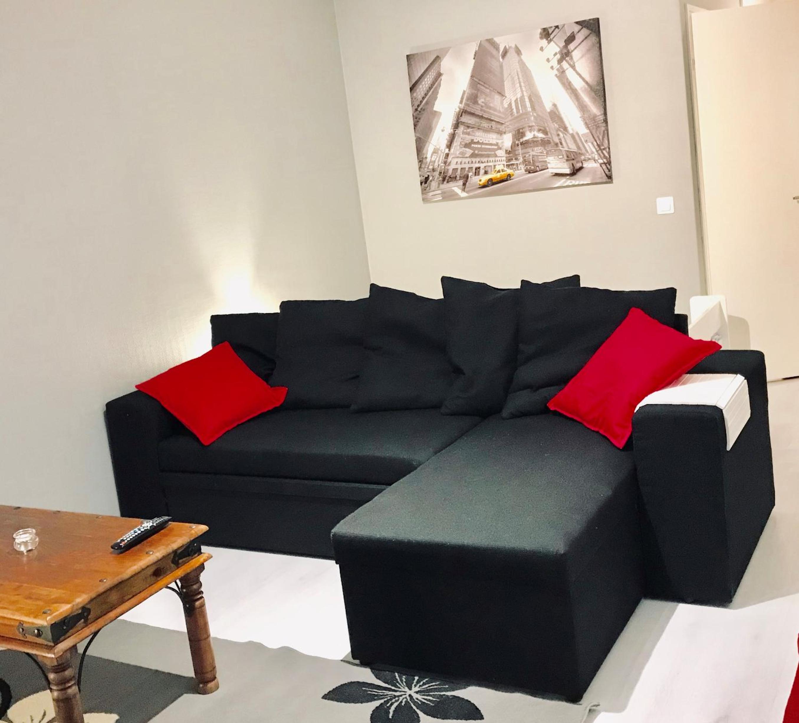 Apartment With Balcony photo 3