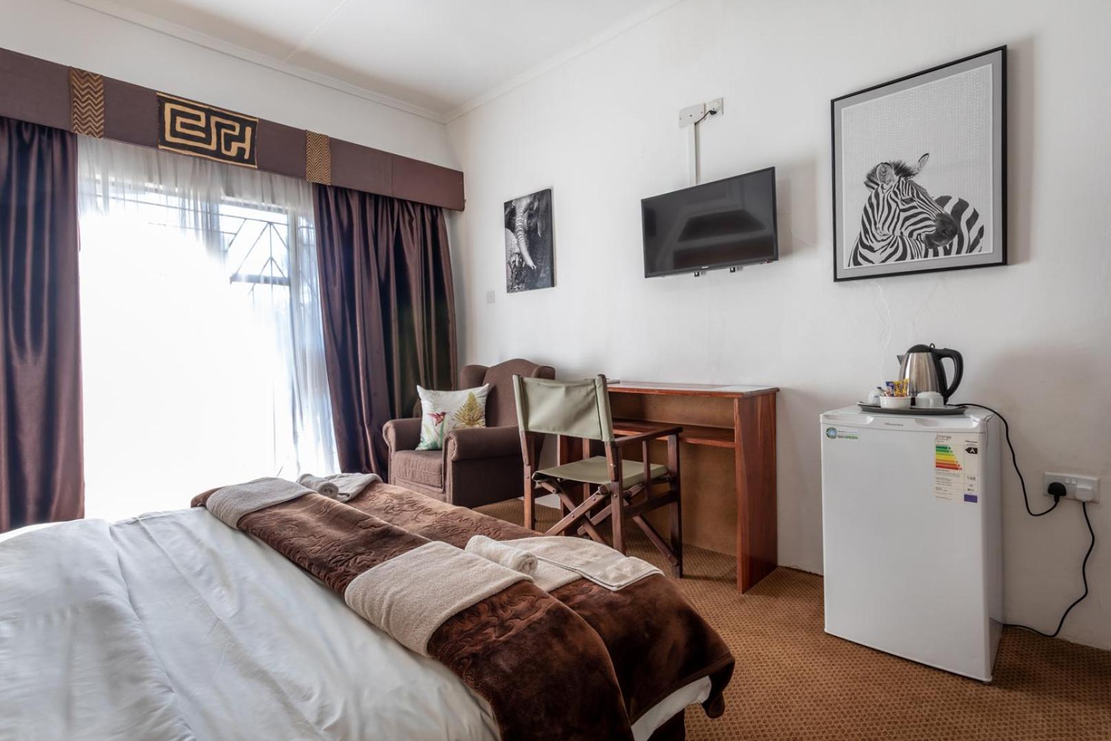 Double or Twin Room photo 2