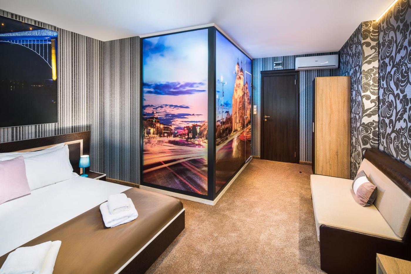 Double Room with Park View and Free Access to Relax Zone