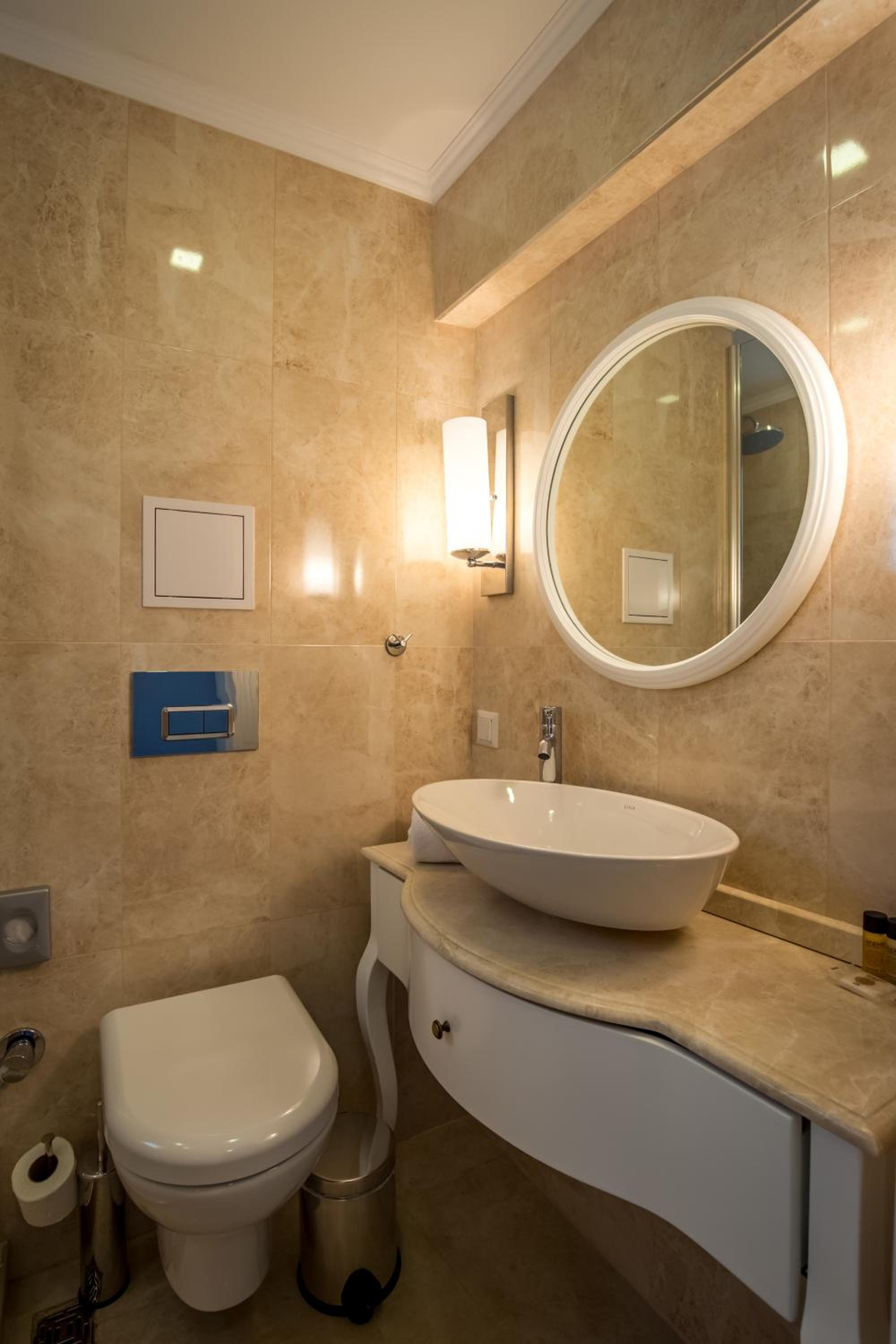 Double or Twin Room - Photo 5