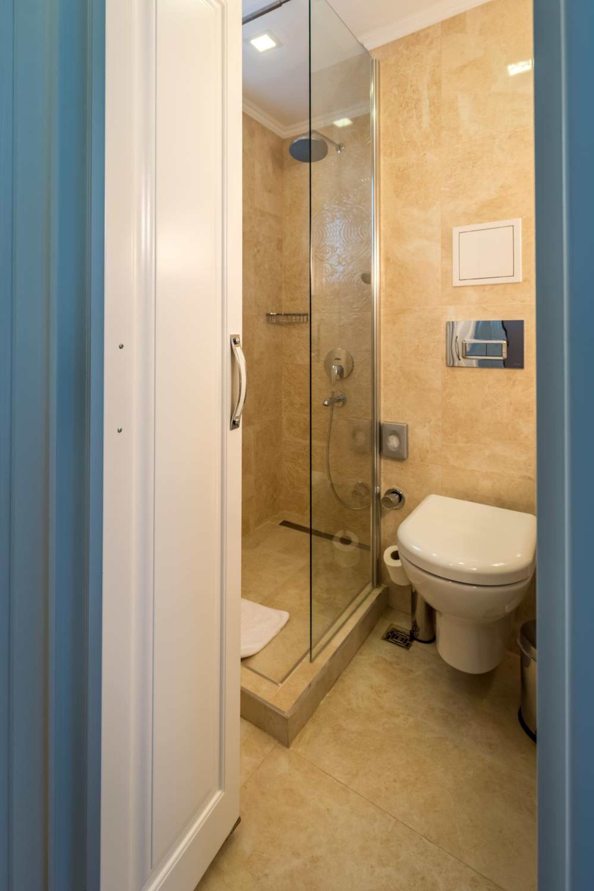 Double or Twin Room - Photo 6