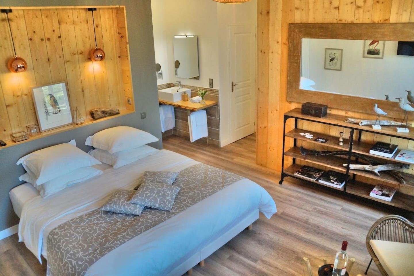 Double Room with Garden View - Photo 2