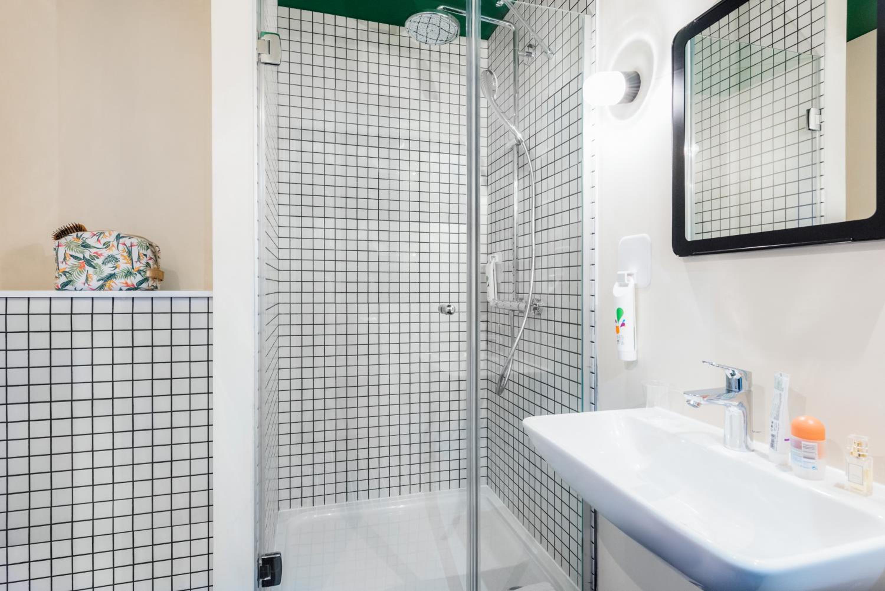 Standard Double Room - Photo 2