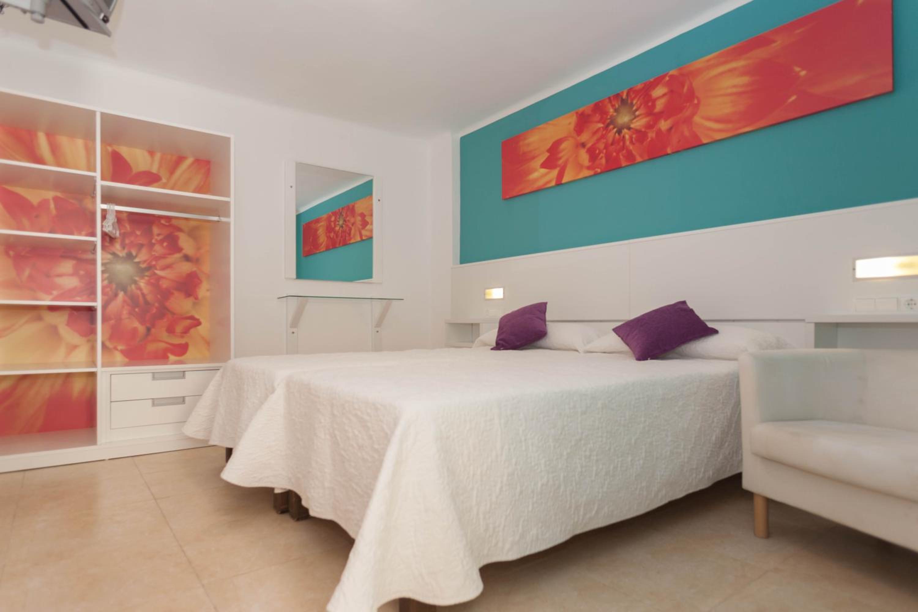 Double or Twin Room - Photo 7