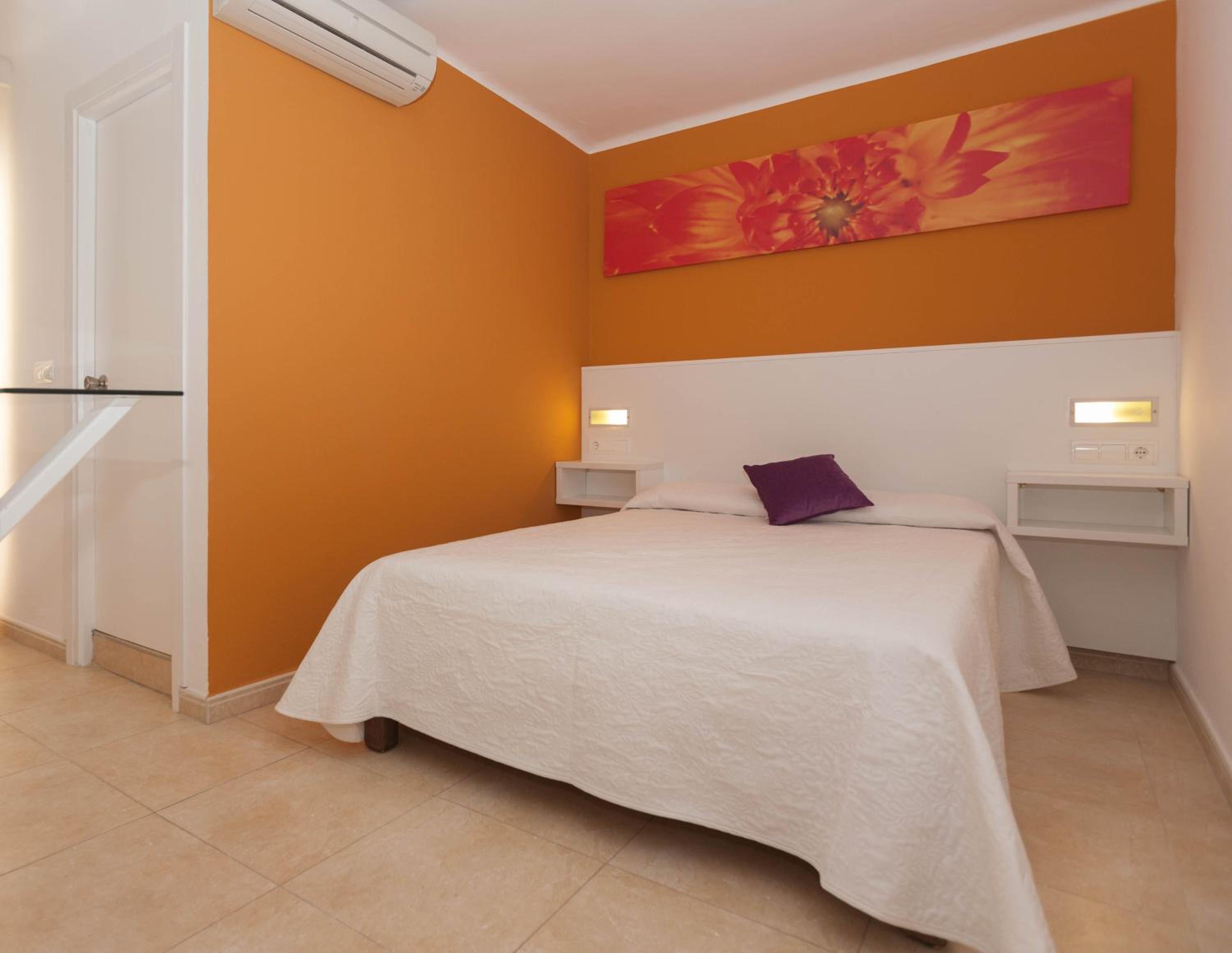 Double or Twin Room - Photo 5