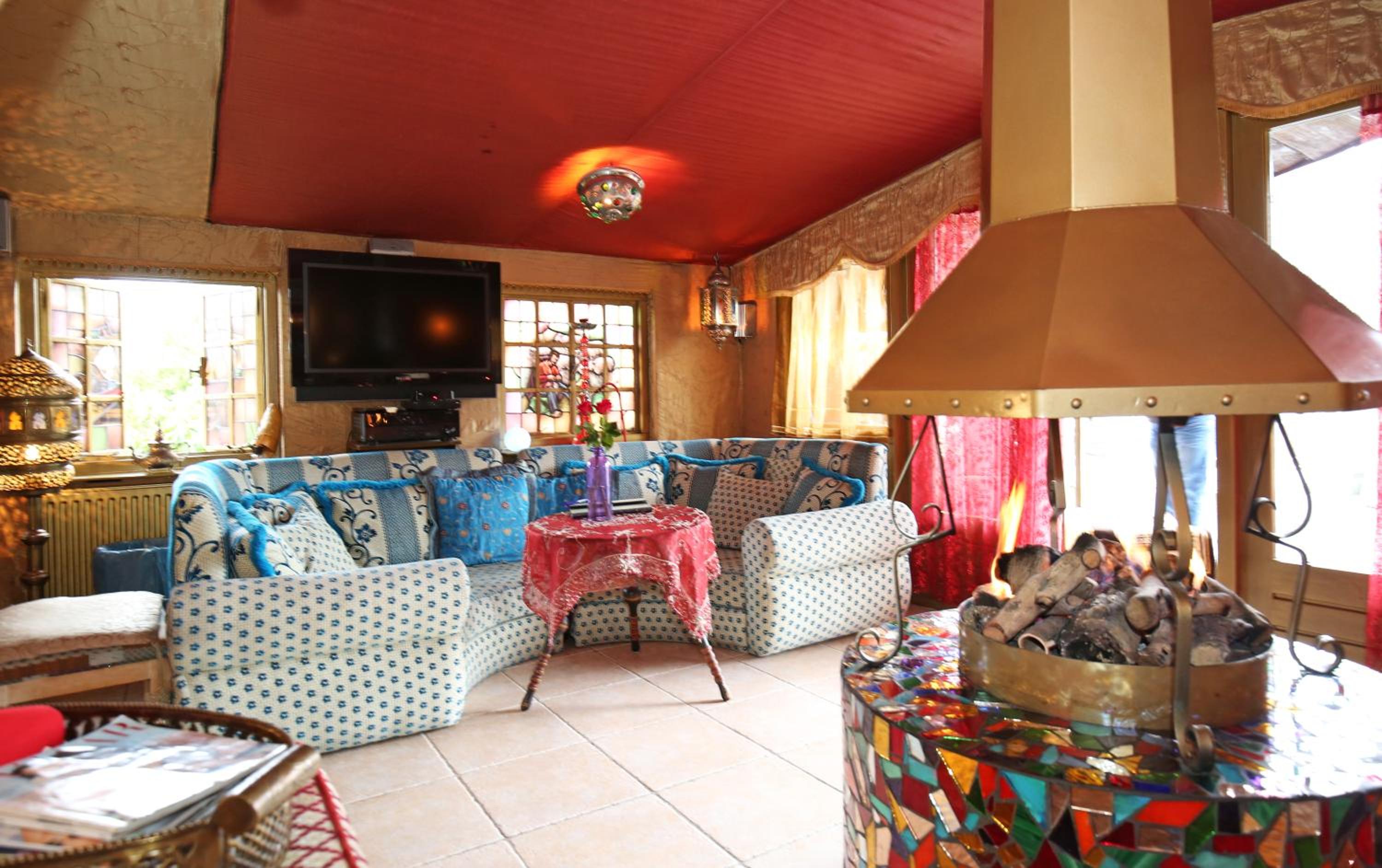 Bungalow - Water Front  - Photo 13