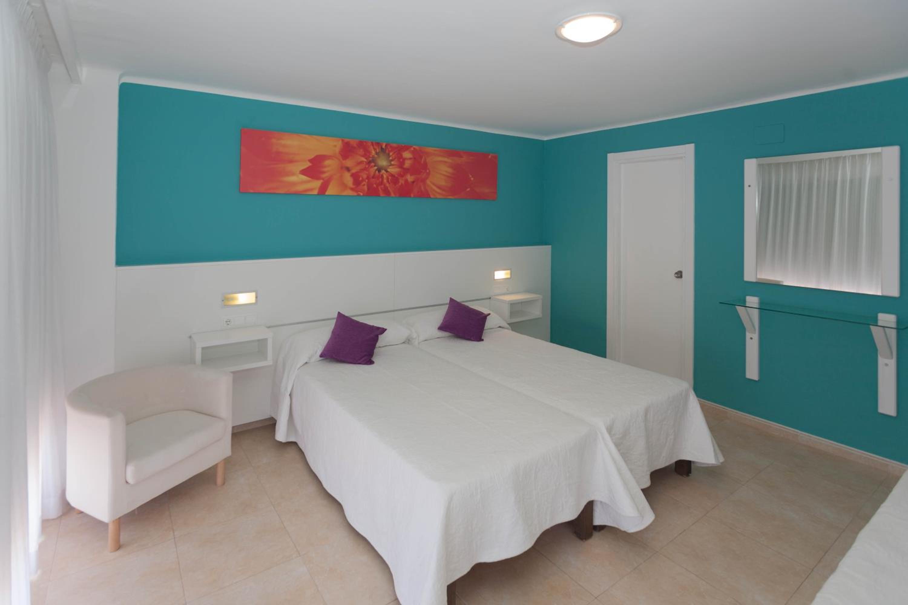 Triple Room - Photo 13